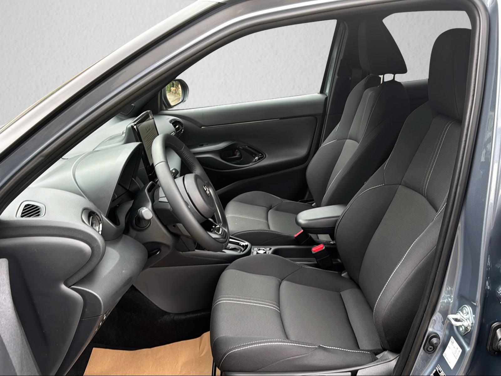 TOYOTA Yaris Cross 1.5 VVT-i HSD Trend AWD-i-image-7