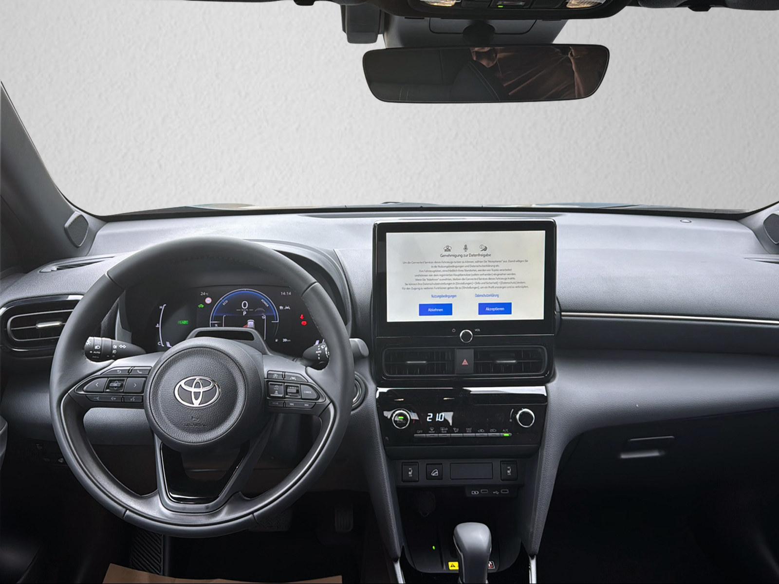 TOYOTA Yaris Cross 1.5 VVT-i HSD Trend AWD-i-image-9
