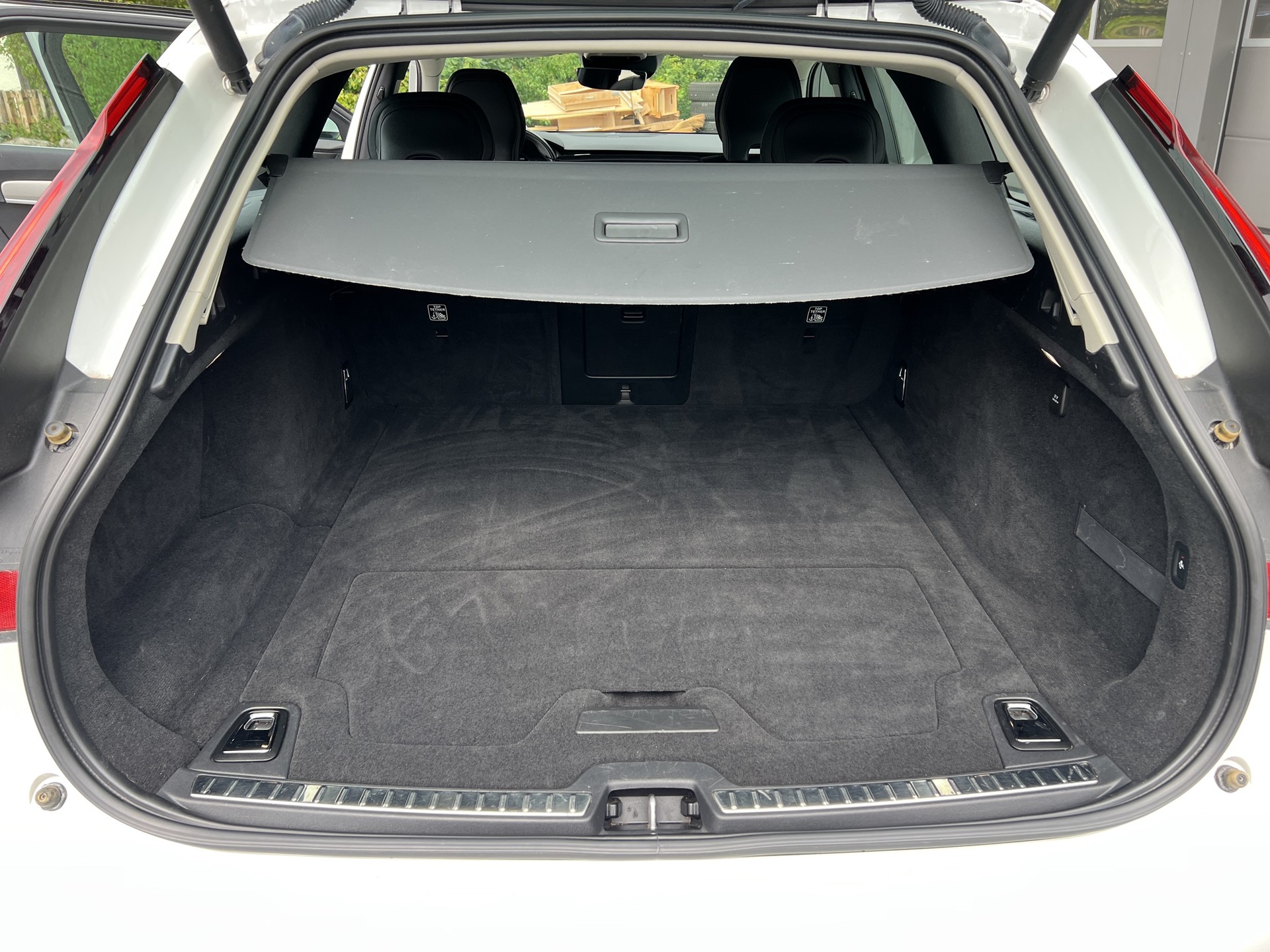 VOLVO V90 B4 Benzin Mild Hybrid Momentum Geartronic-image-8