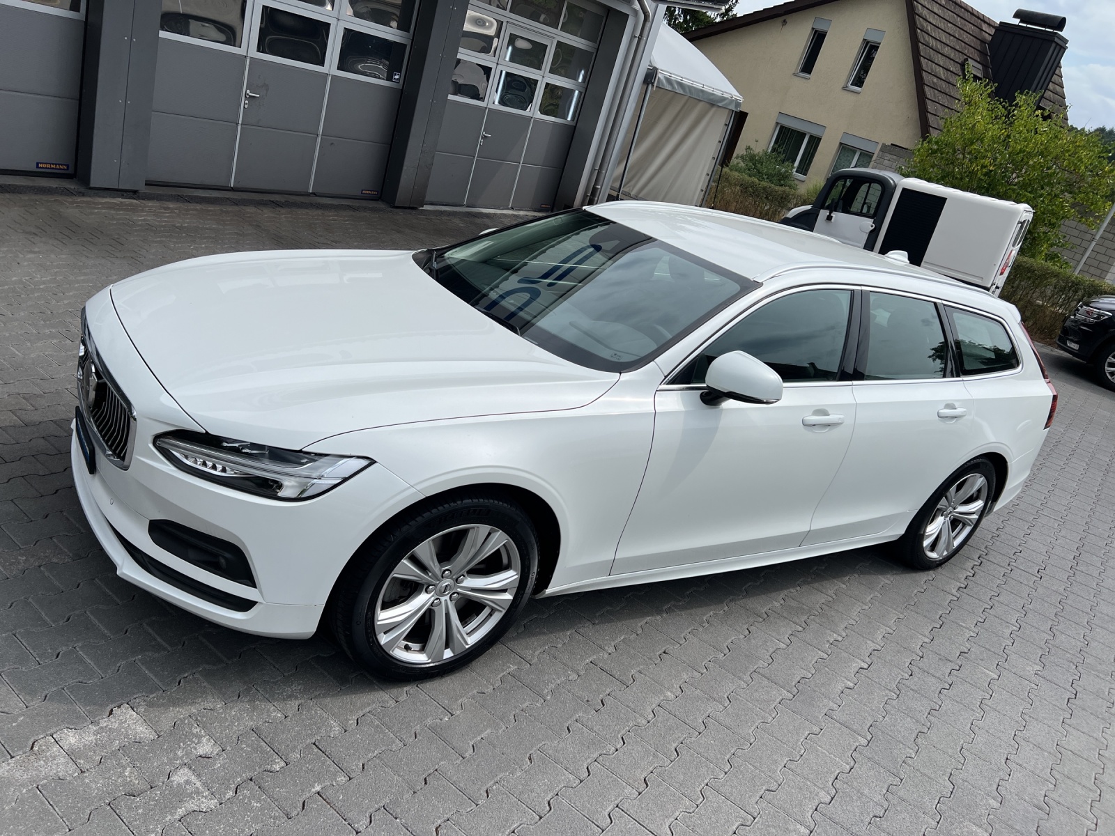 VOLVO V90 B4 Benzin Mild Hybrid Momentum Geartronic-image-17
