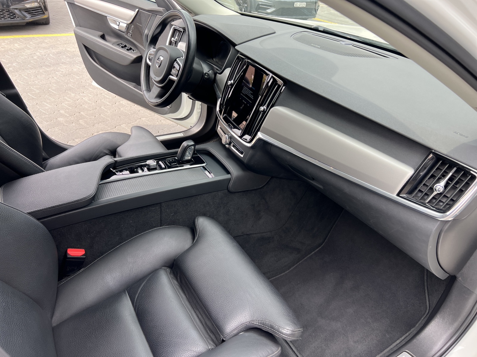 VOLVO V90 B4 Benzin Mild Hybrid Momentum Geartronic-image-6