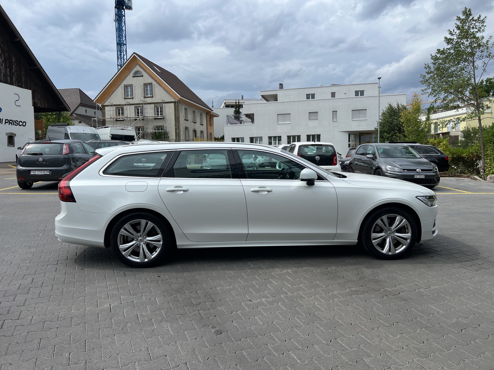 VOLVO V90 B4 Benzin Mild Hybrid Momentum Geartronic-image-4