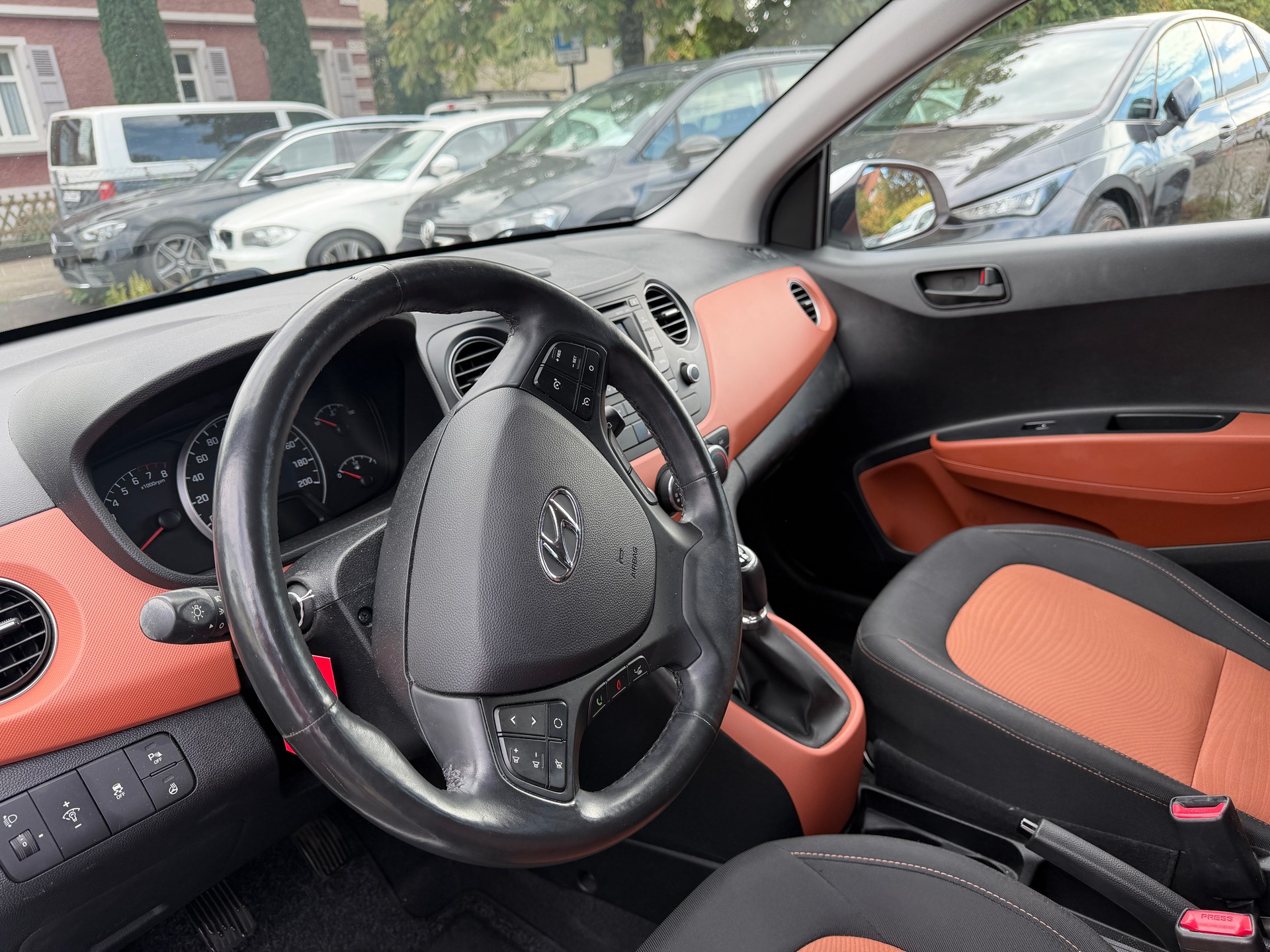 HYUNDAI i10 1.2 Amplia-image-6