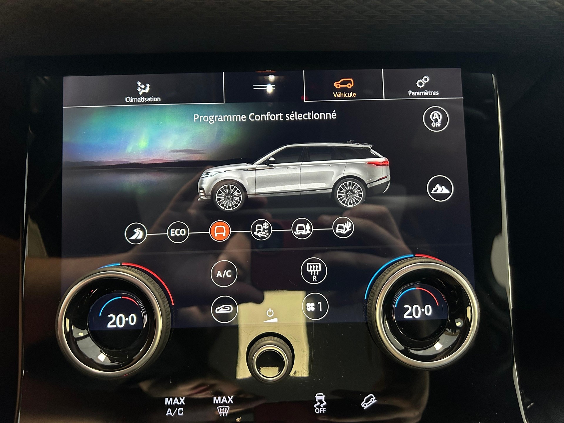 LAND ROVER Range Rover Velar 2.0 T S-image-15