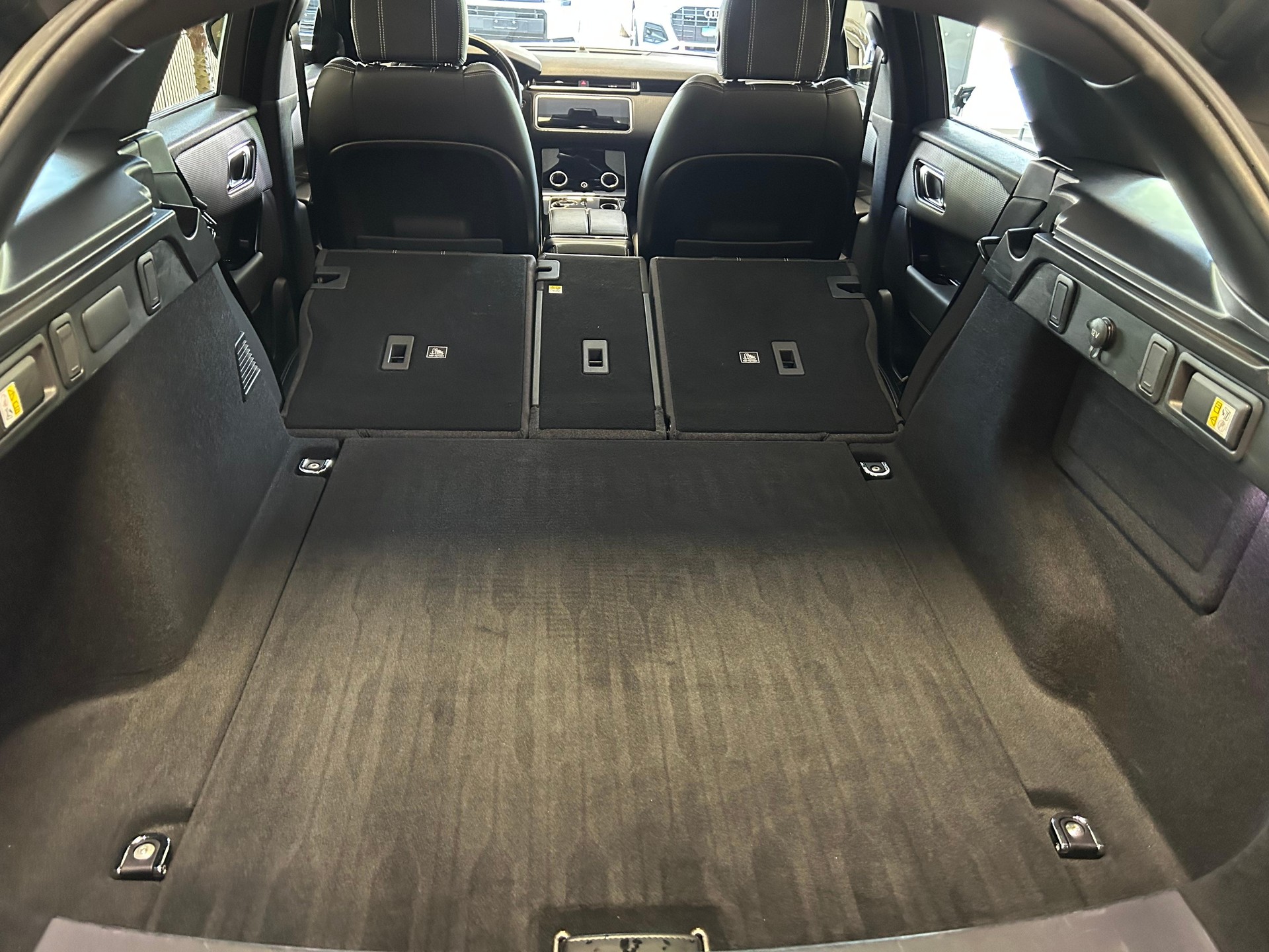LAND ROVER Range Rover Velar 2.0 T S-image-22