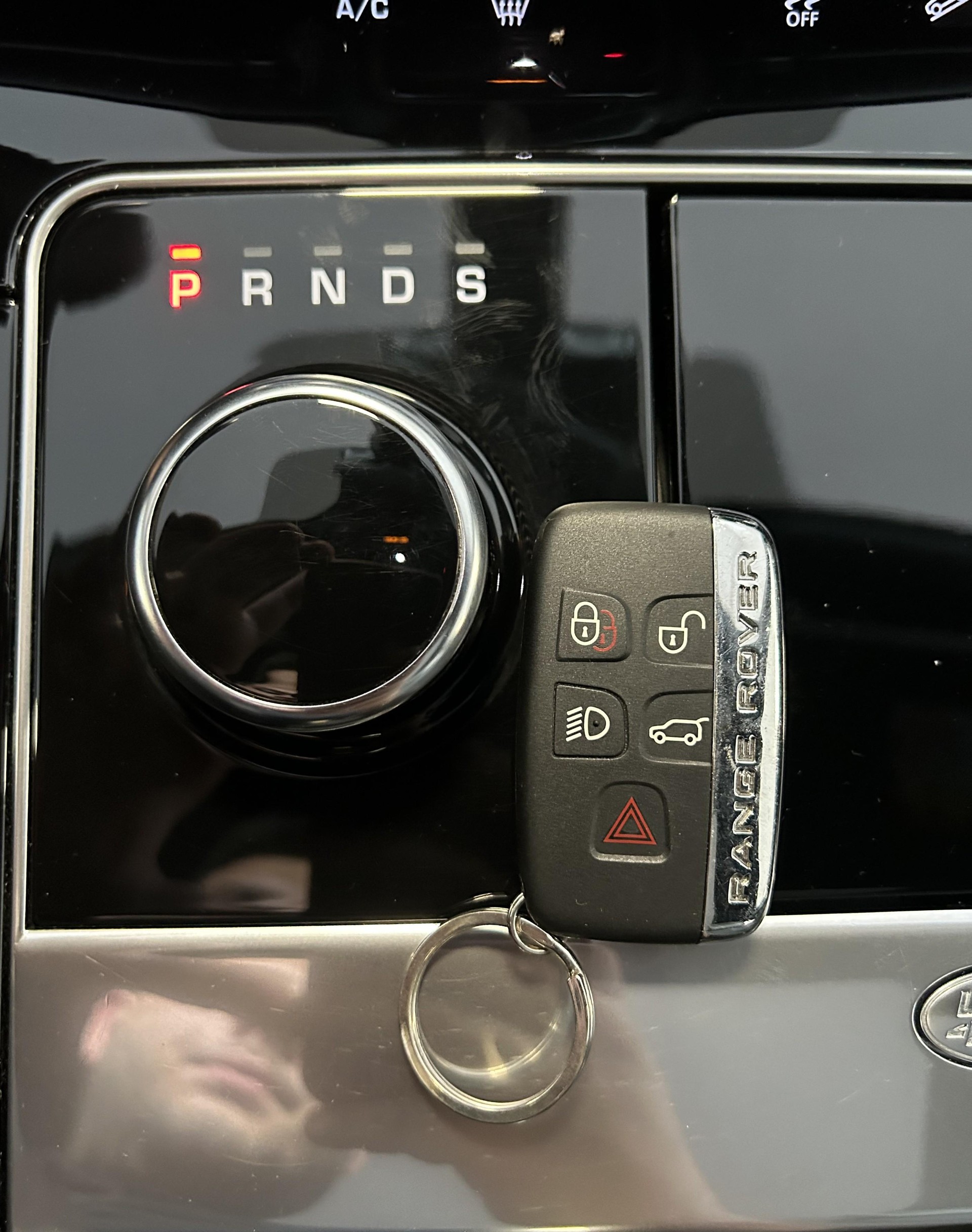 LAND ROVER Range Rover Velar 2.0 T S-image-11