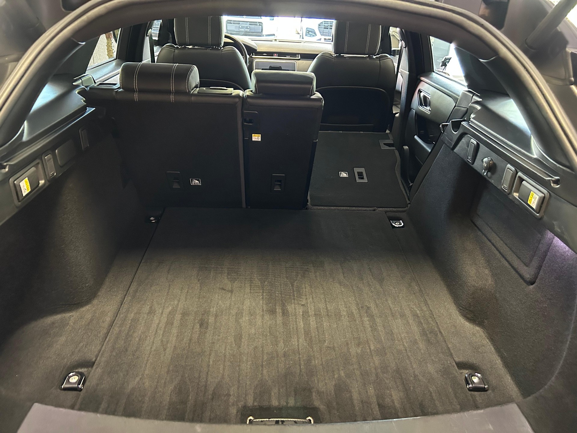 LAND ROVER Range Rover Velar 2.0 T S-image-21