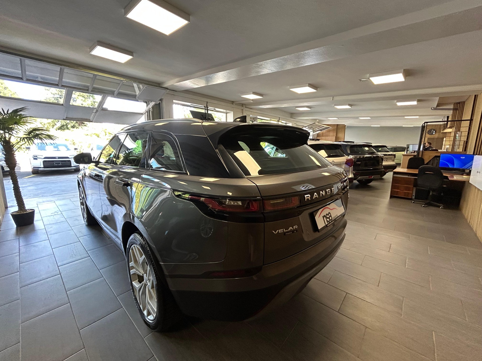 LAND ROVER Range Rover Velar 2.0 T S-image-4