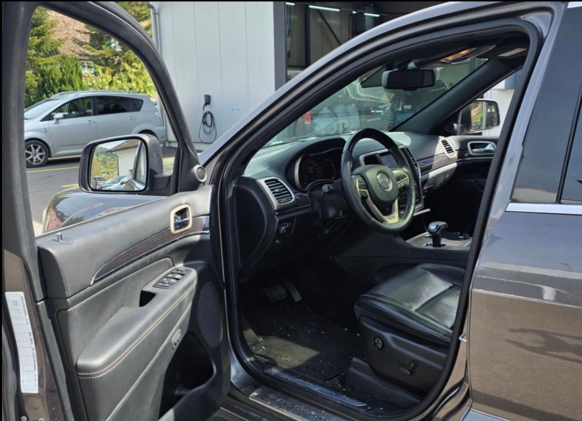 JEEP Grand Cherokee 3.0 CRD Overland Automatic-image-5