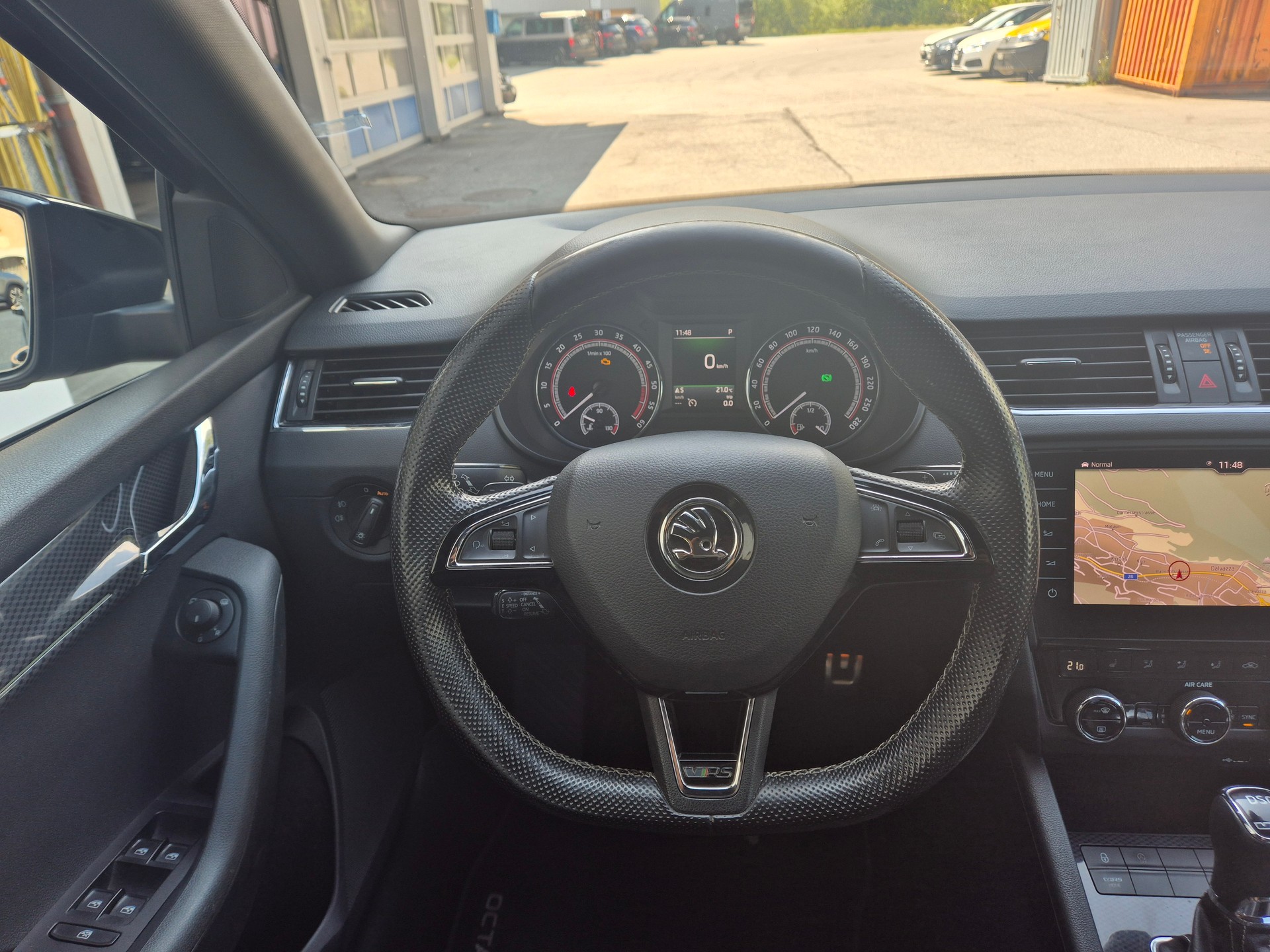 SKODA Octavia Combi 2.0 TDI RS 4x4 DSG-image-10