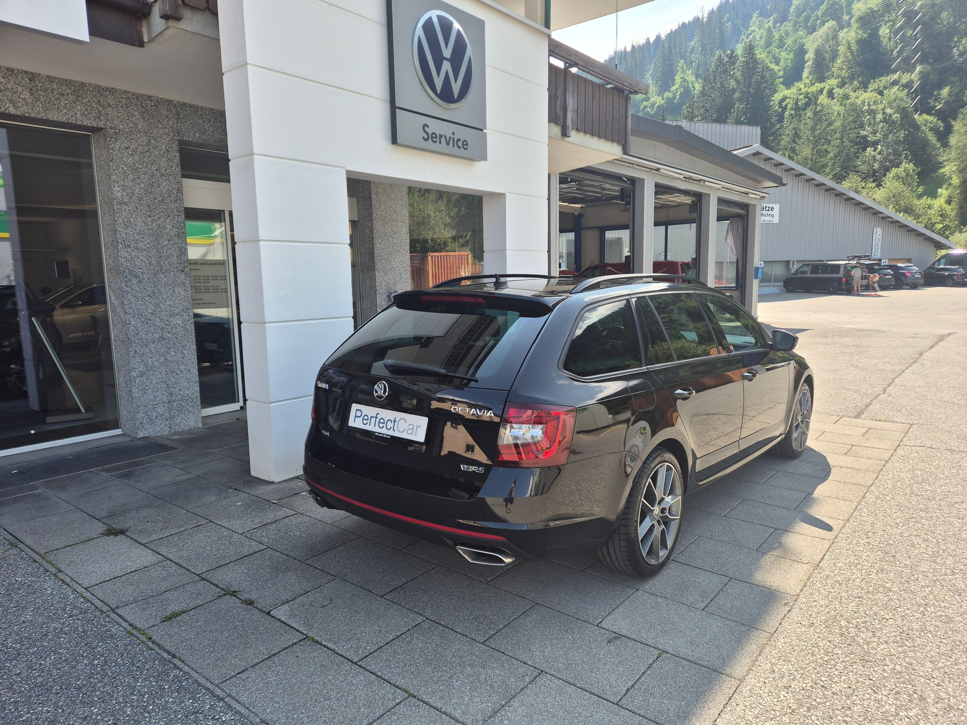 SKODA Octavia Combi 2.0 TDI RS 4x4 DSG-image-4