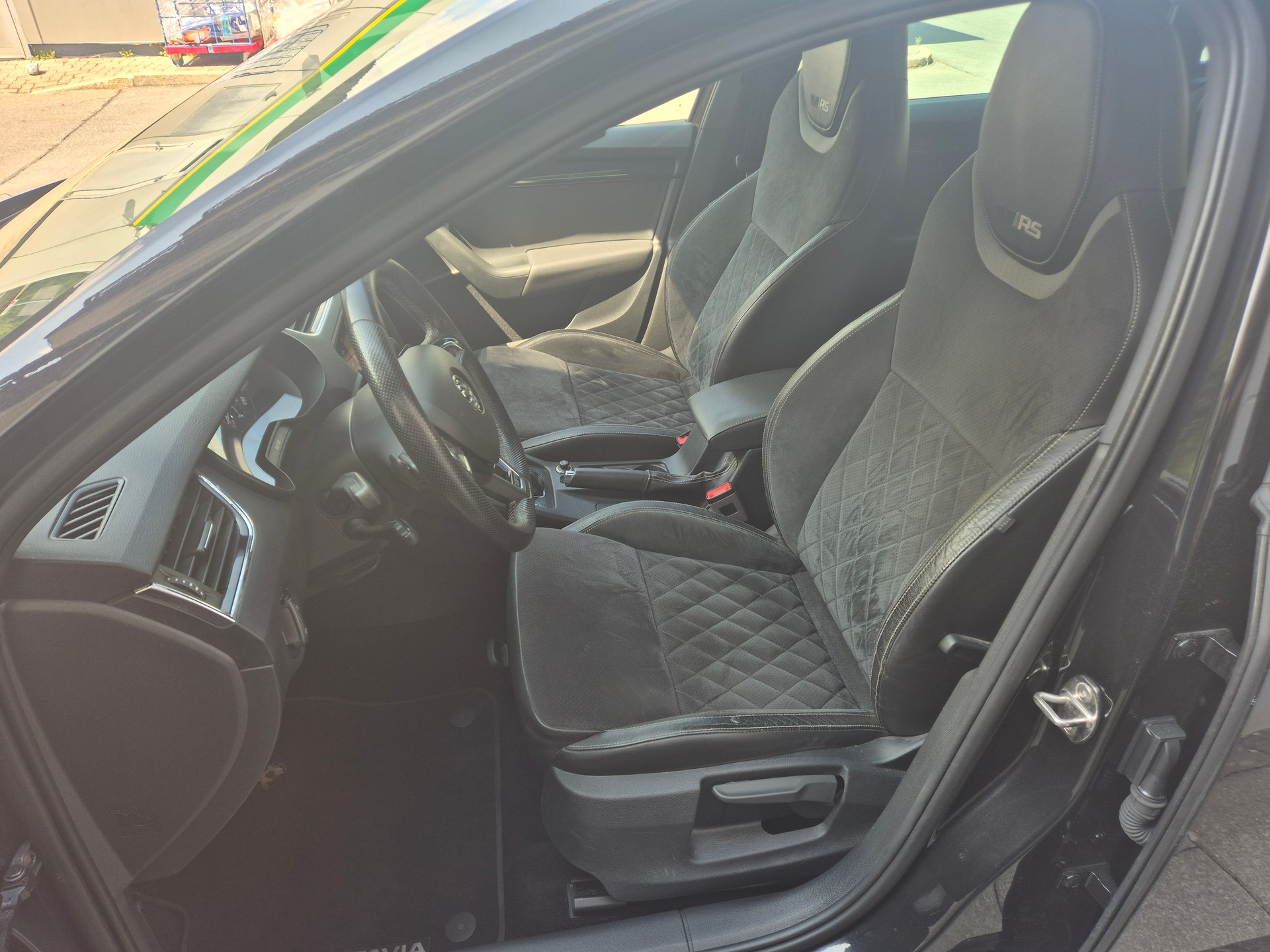 SKODA Octavia Combi 2.0 TDI RS 4x4 DSG-image-7