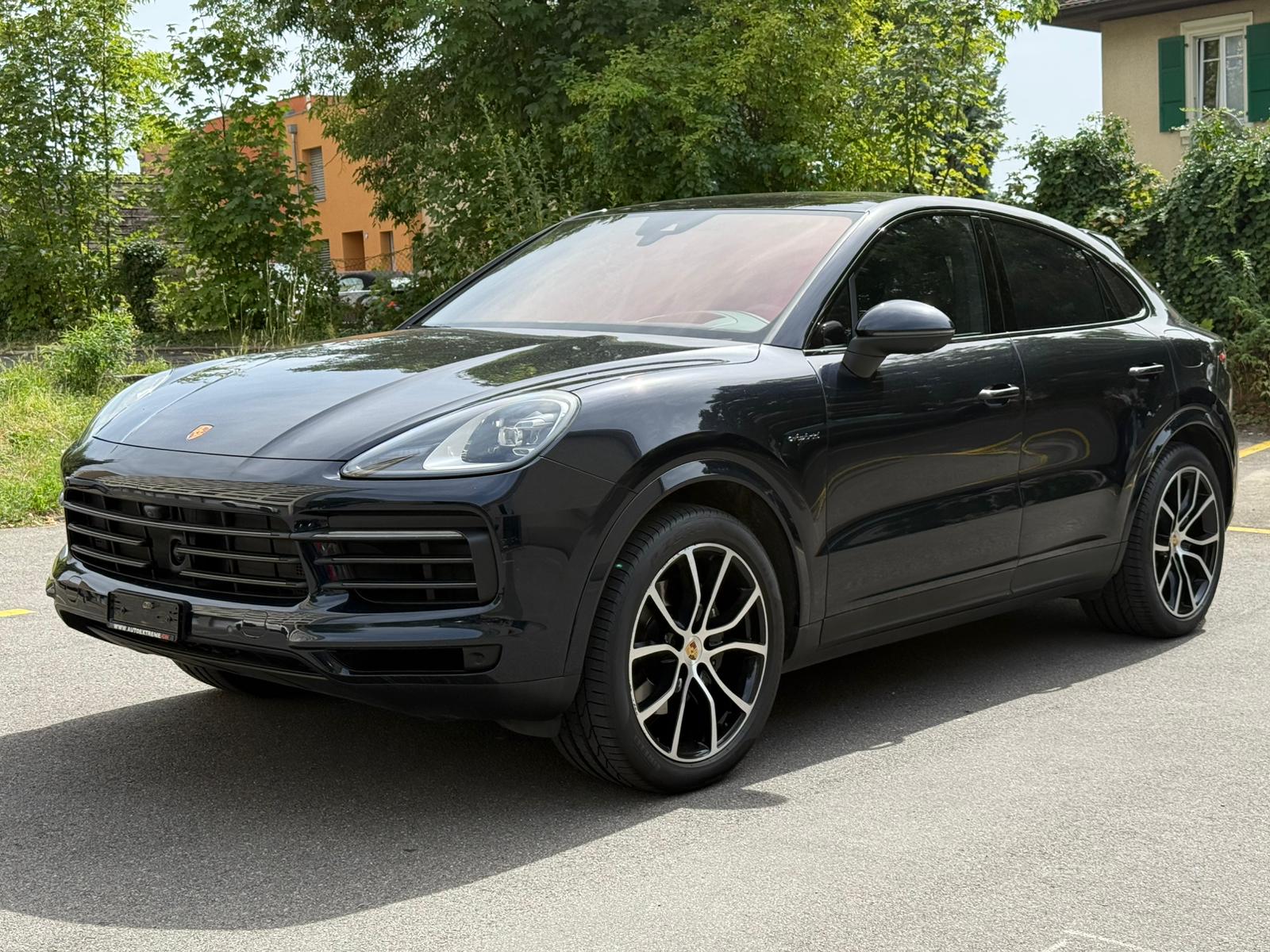 PORSCHE 3.0 V6 E-Hybrid Platinum Edition-image-0