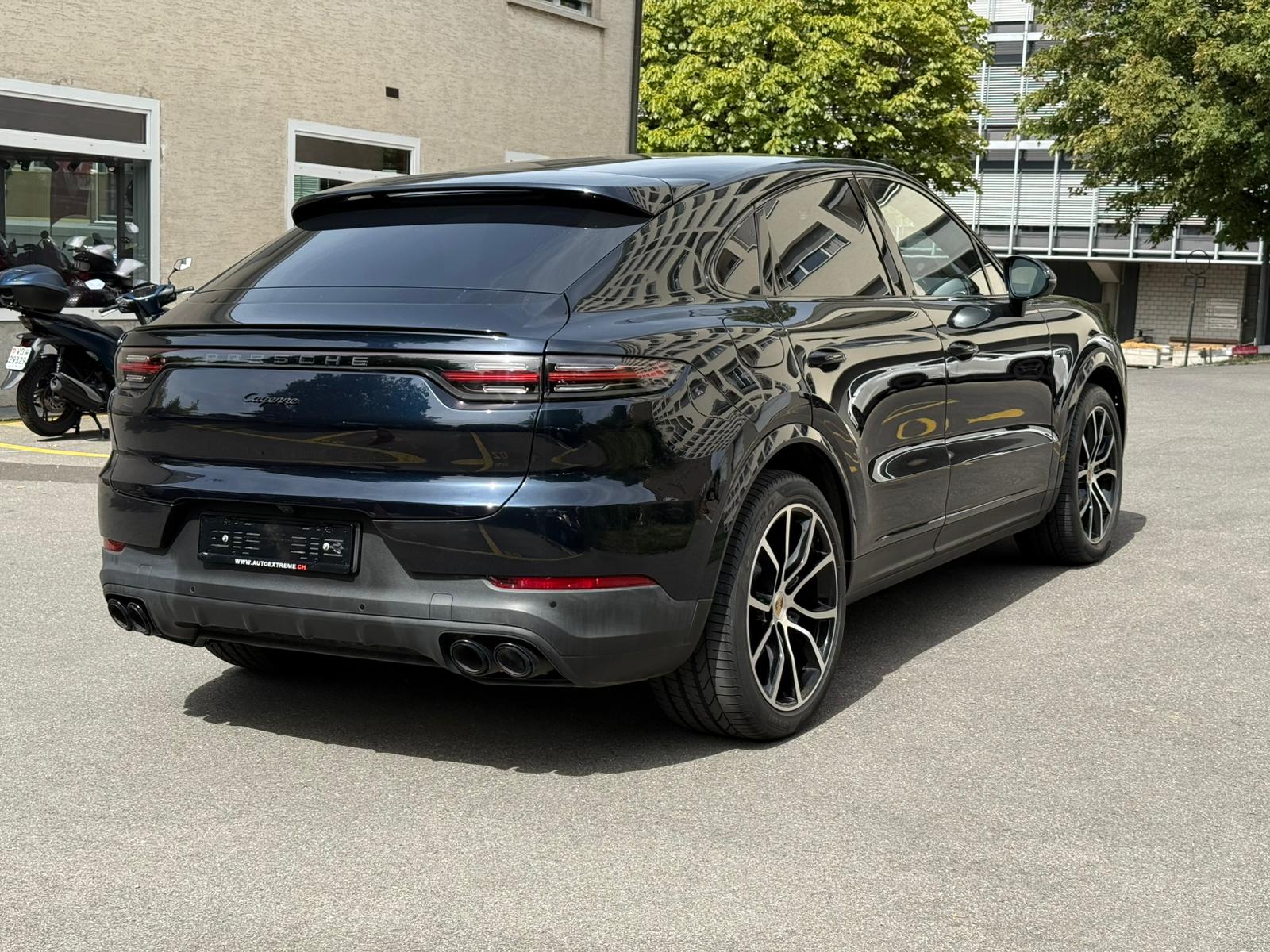PORSCHE 3.0 V6 E-Hybrid Platinum Edition-image-7