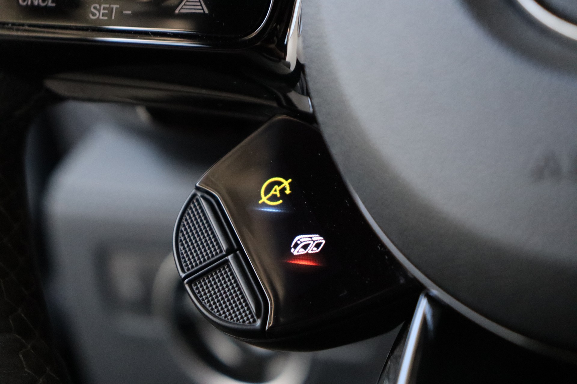 MERCEDES-BENZ AMG GT R Speedshift DCT-image-21