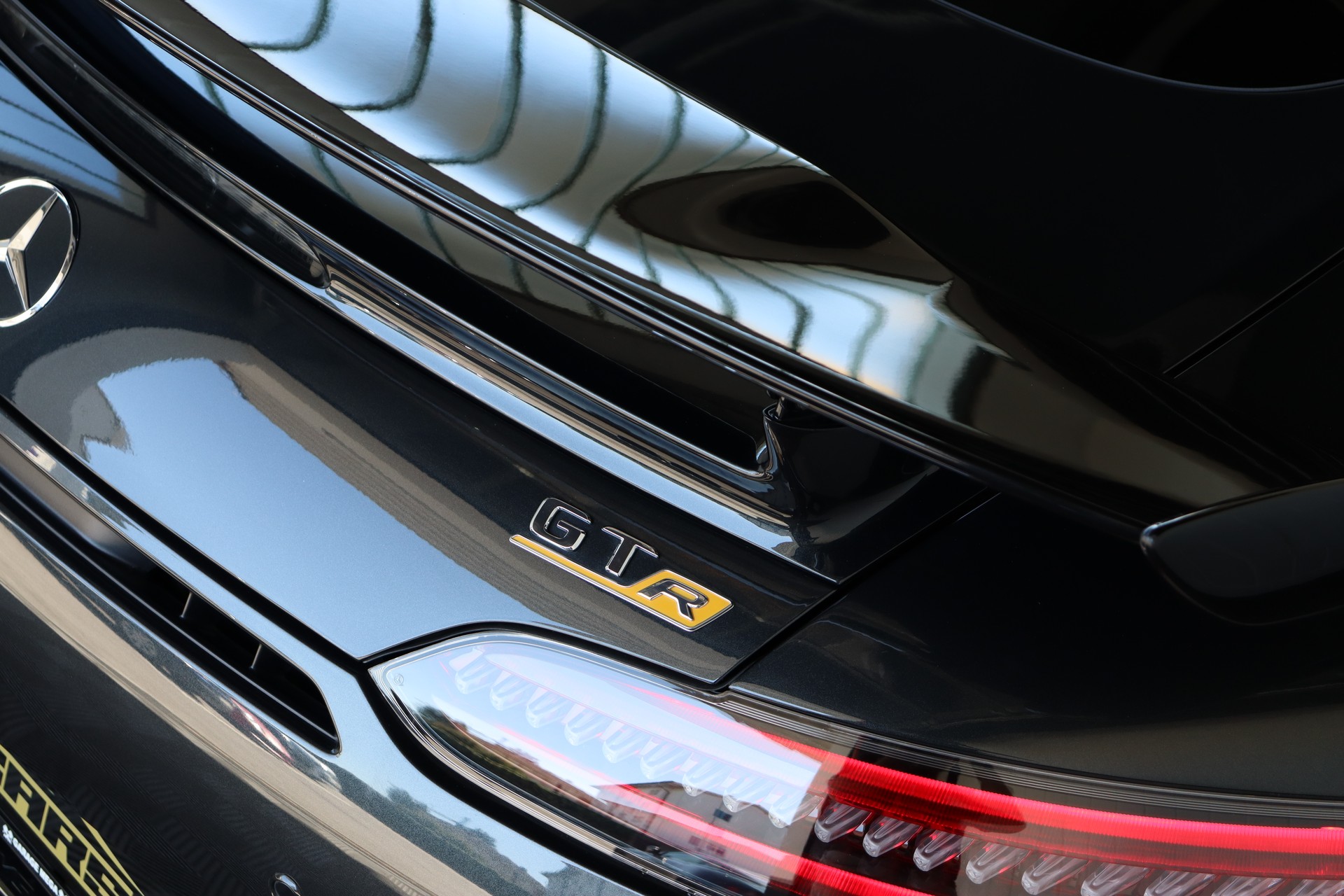 MERCEDES-BENZ AMG GT R Speedshift DCT-image-11