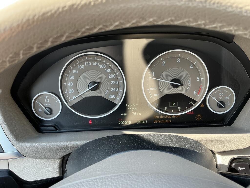 BMW 320d Touring Luxury Line-image-11