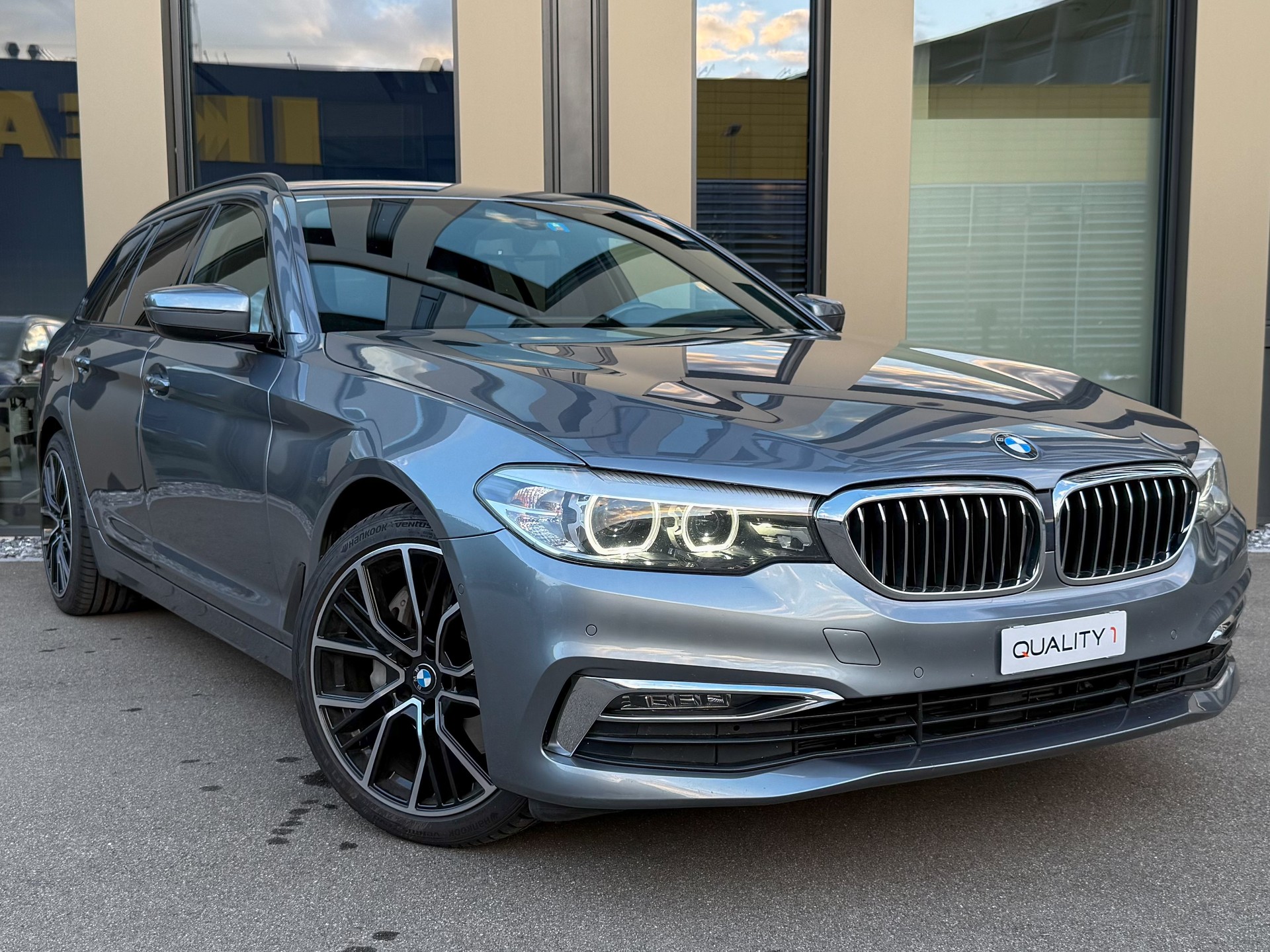 BMW 540d xDrive Touring Luxury Line Steptronic-image-6