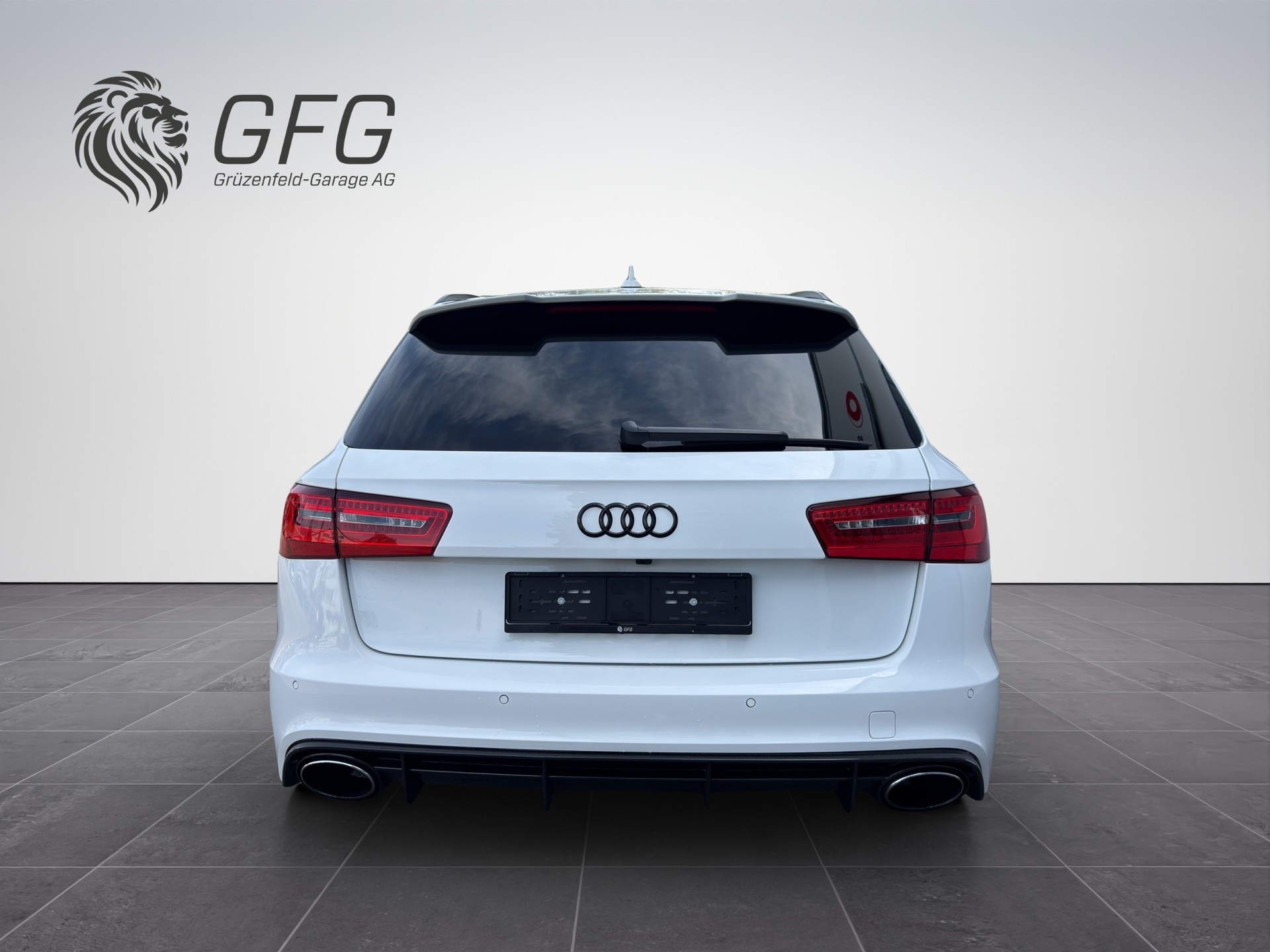 AUDI RS6 Avant 4.0 V8 TFSI quattro T-Tronic-image-4