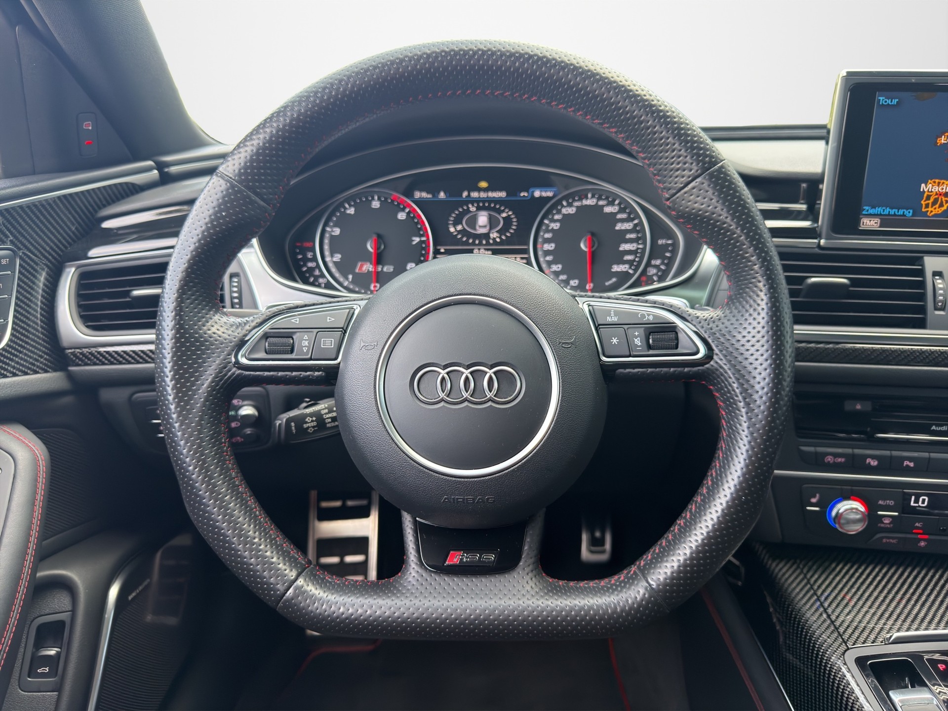AUDI RS6 Avant 4.0 V8 TFSI quattro T-Tronic-image-6