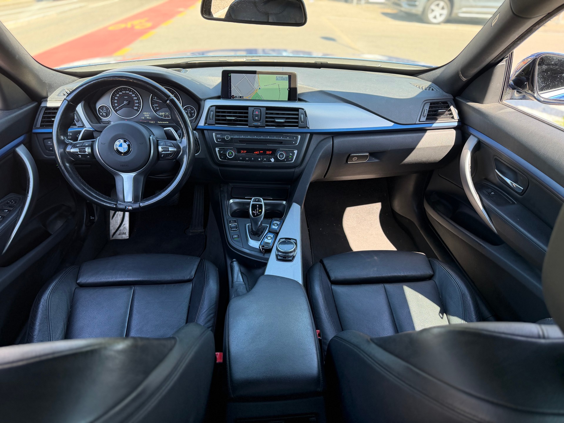 BMW 320d GT xDrive pack M-image-9