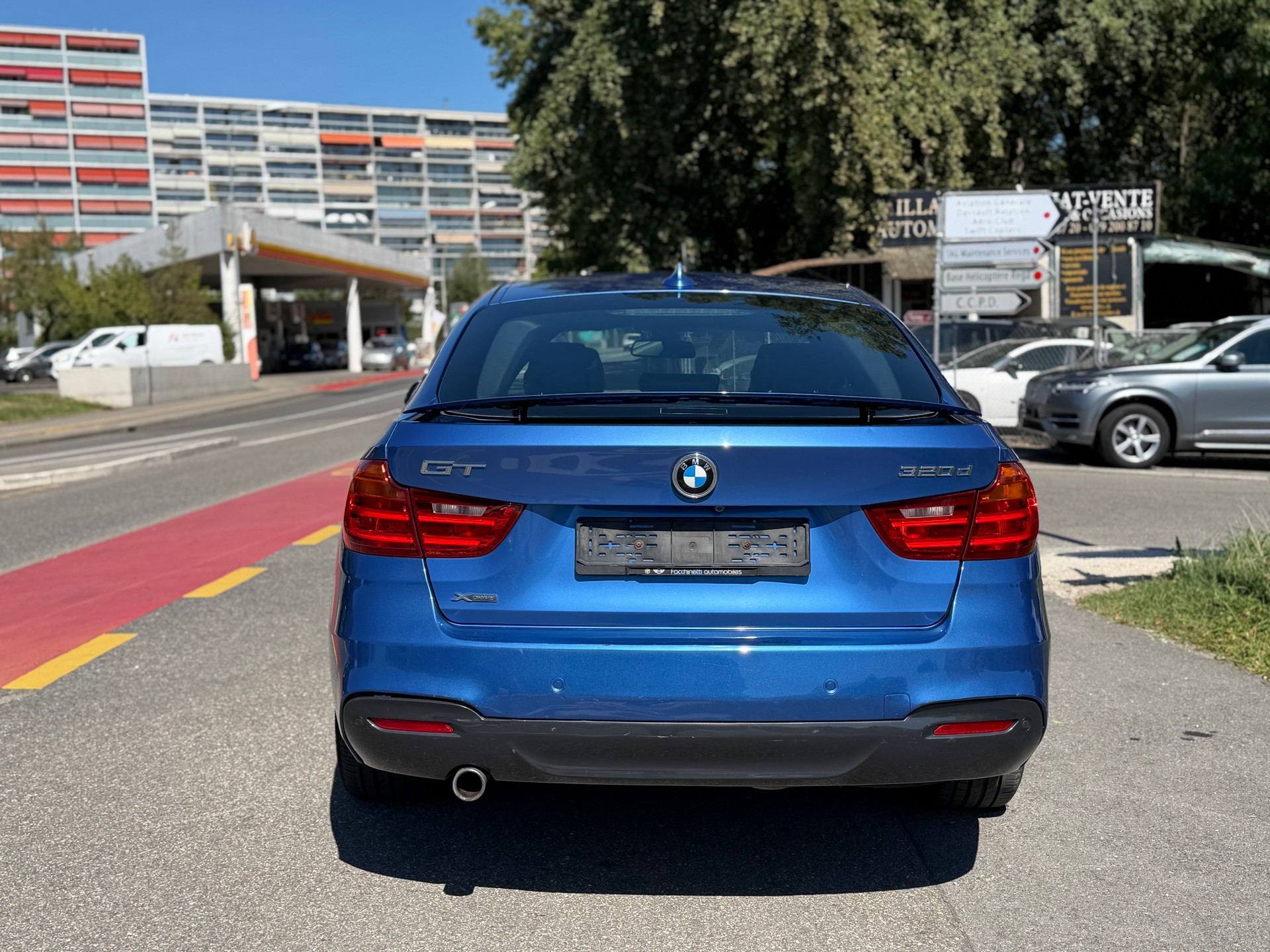 BMW 320d GT xDrive pack M-image-5