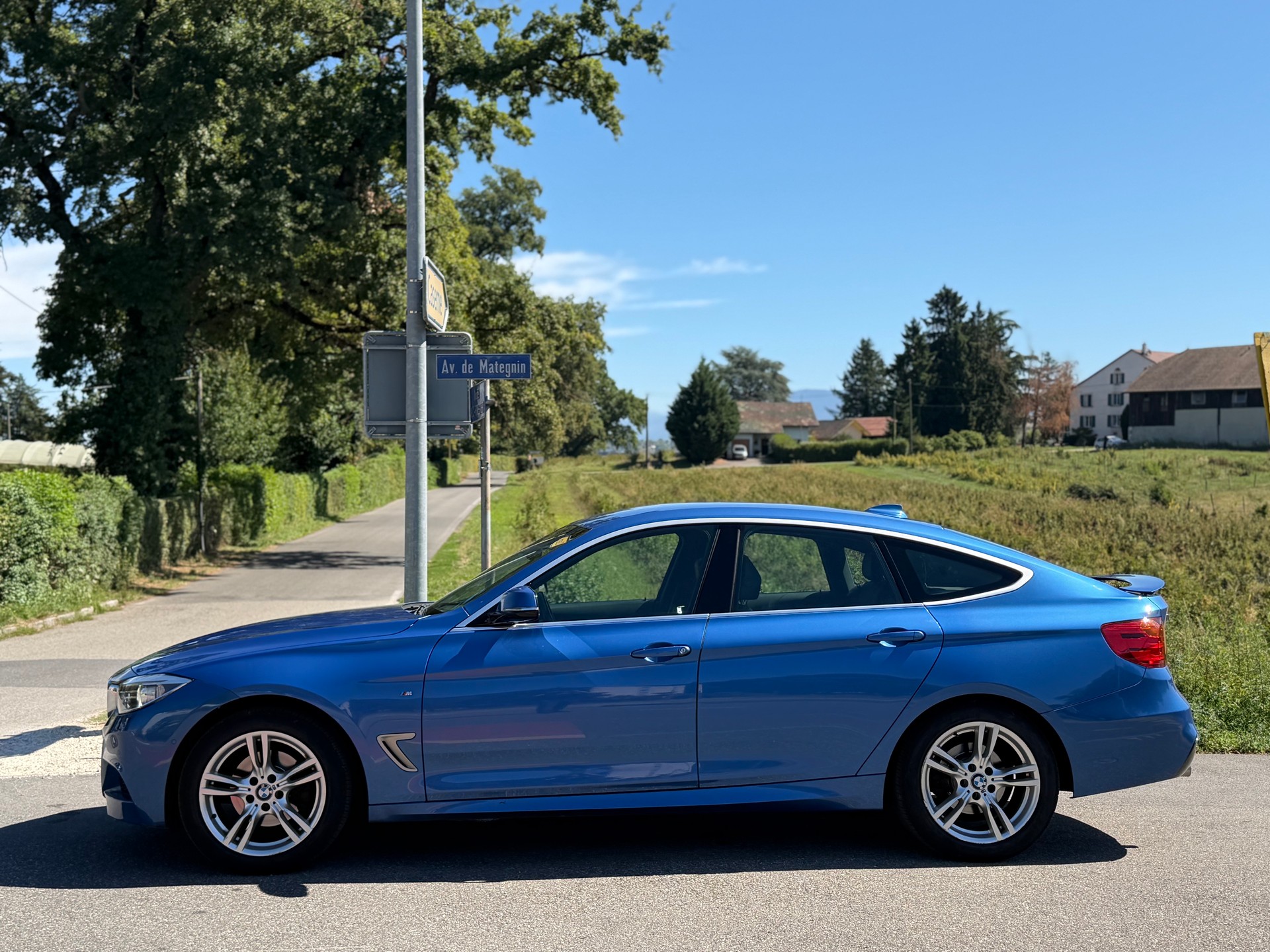 BMW 320d GT xDrive pack M-image-3
