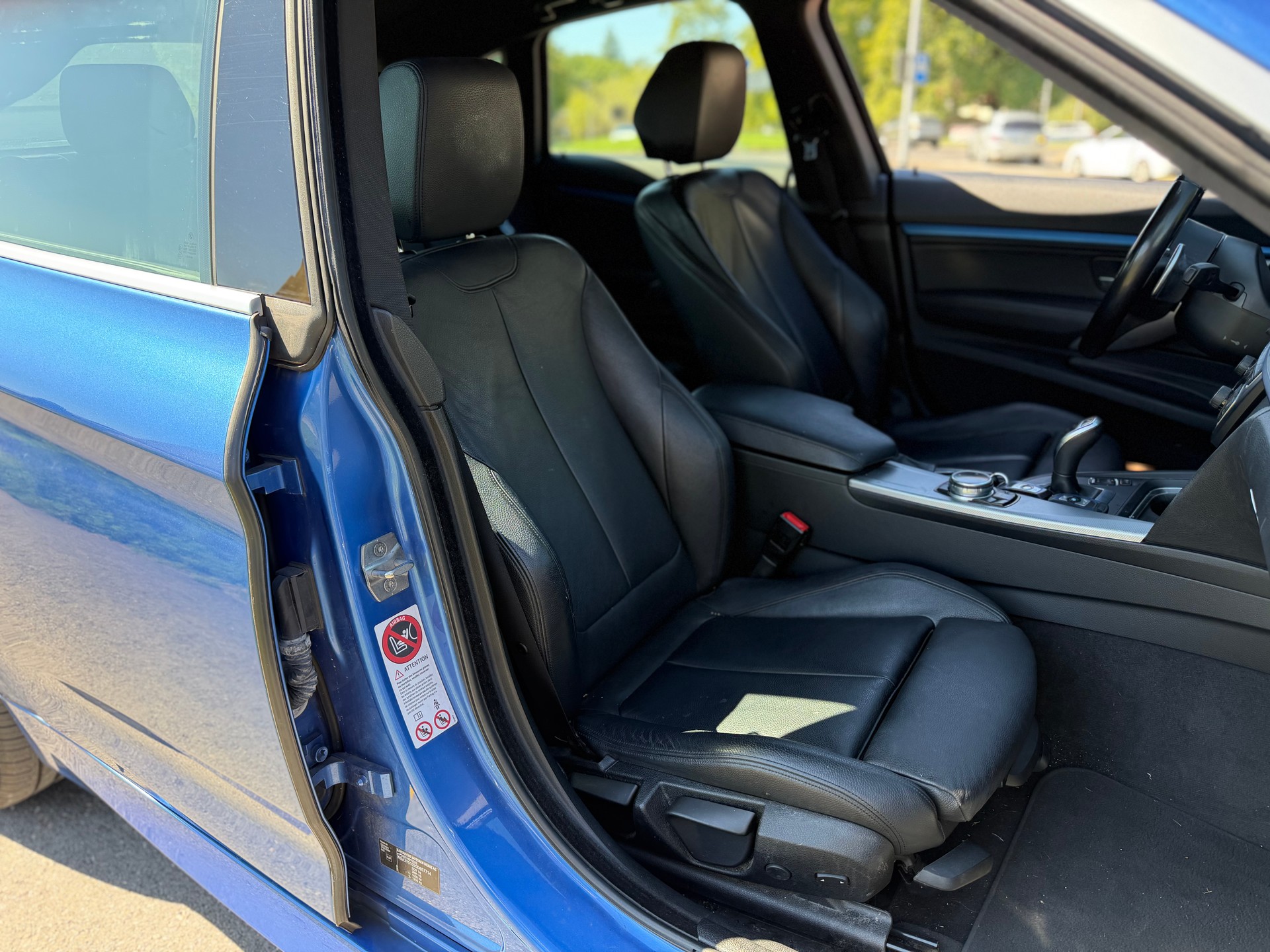 BMW 320d GT xDrive pack M-image-10
