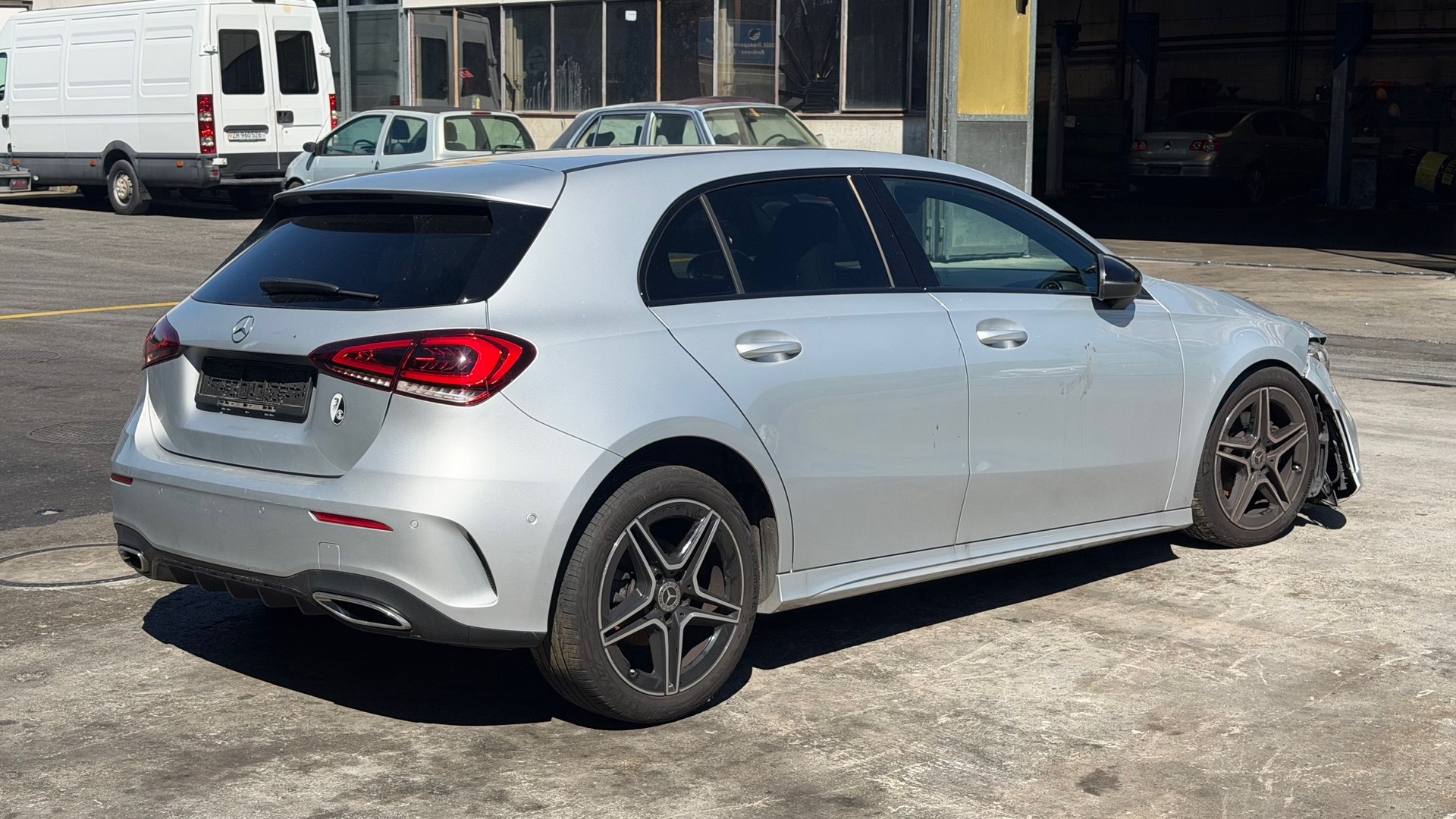 MERCEDES-BENZ A 180 AMG Line 7G-DCT-image-6