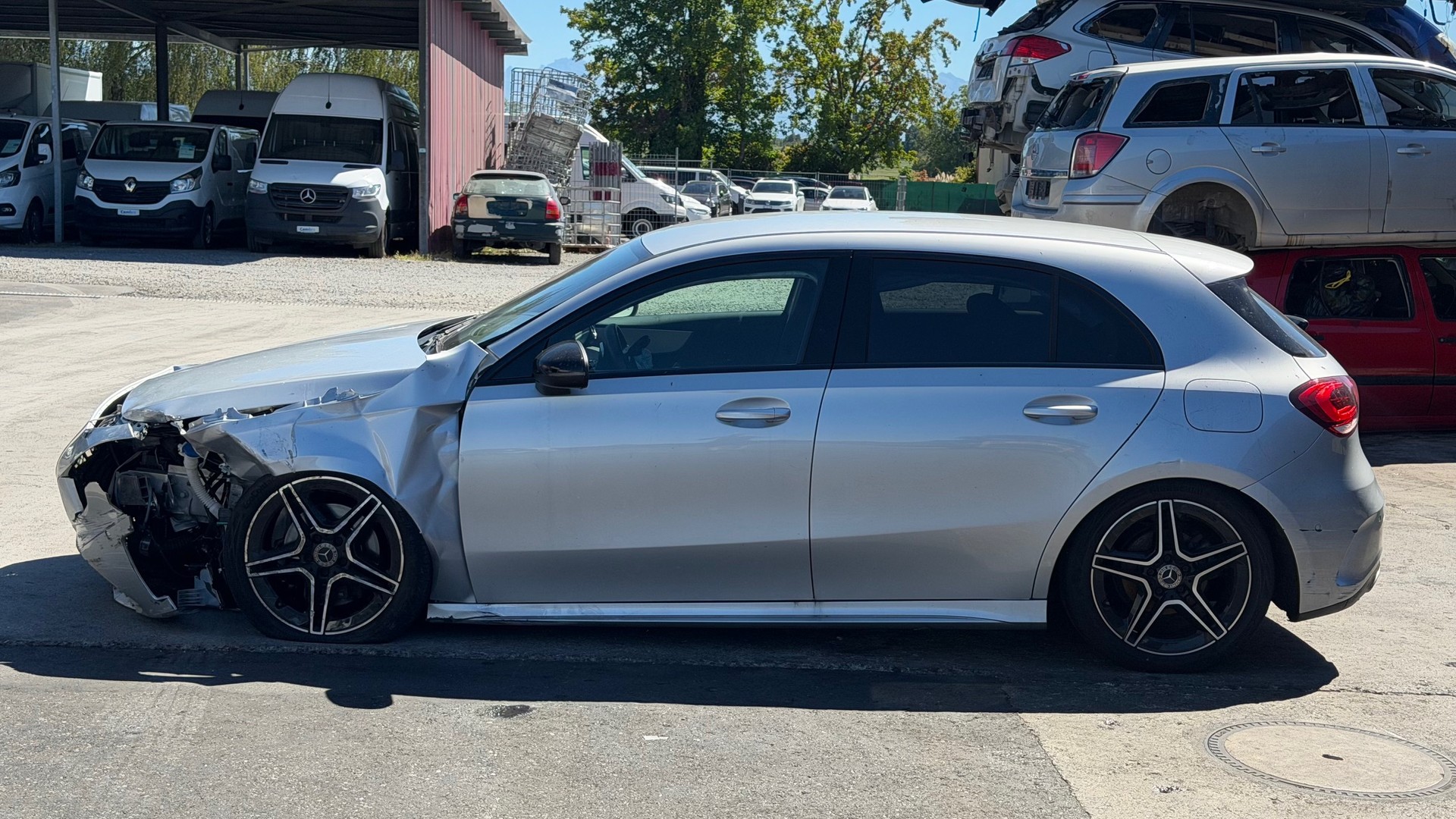 MERCEDES-BENZ A 180 AMG Line 7G-DCT-image-3