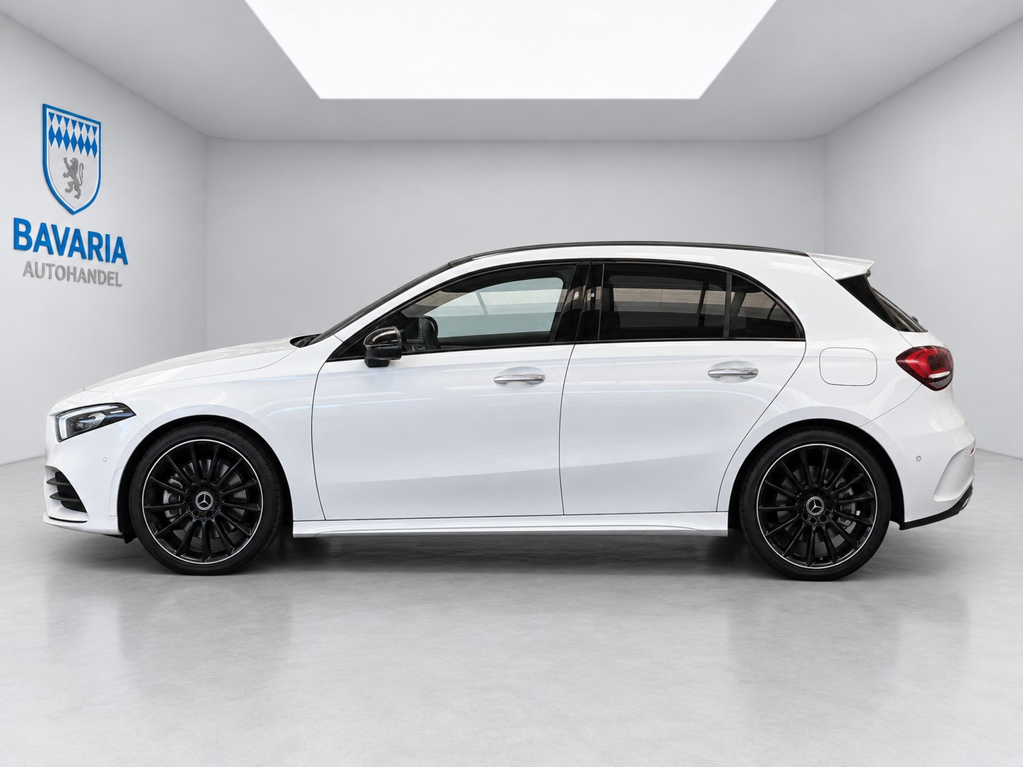 MERCEDES-BENZ A 250 AMG Line 7G-DCT-image-2