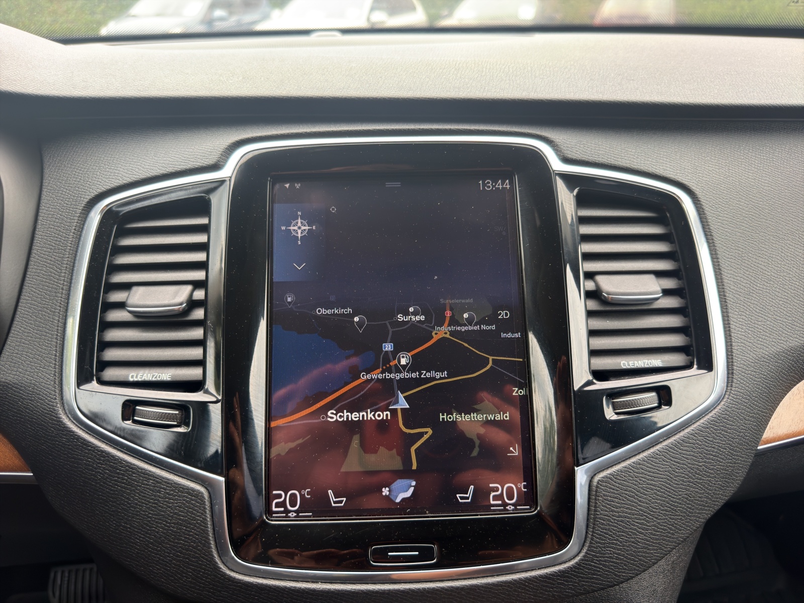VOLVO XC90 D5 AWD Momentum Geartronic-image-28