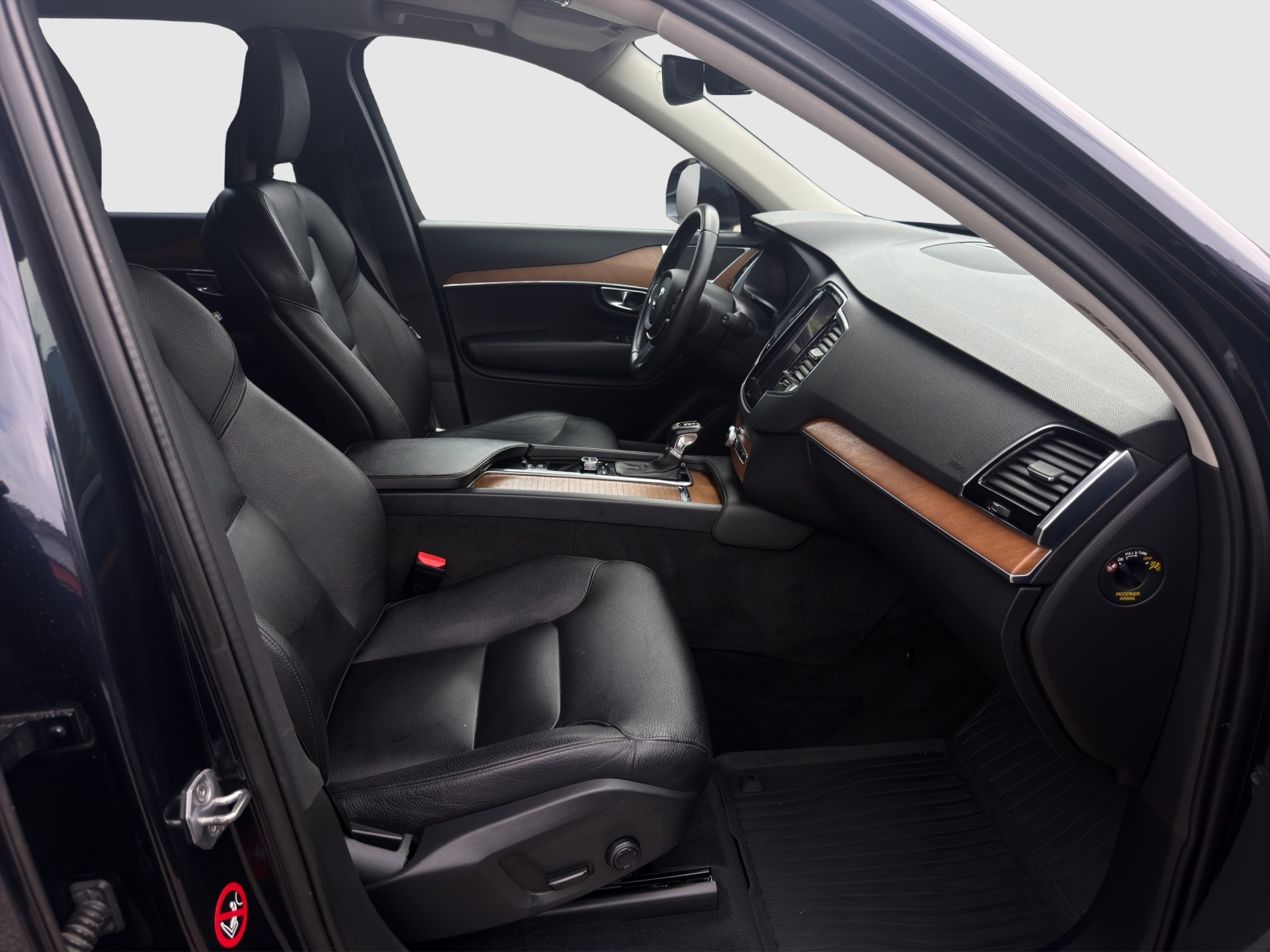 VOLVO XC90 D5 AWD Momentum Geartronic-image-13