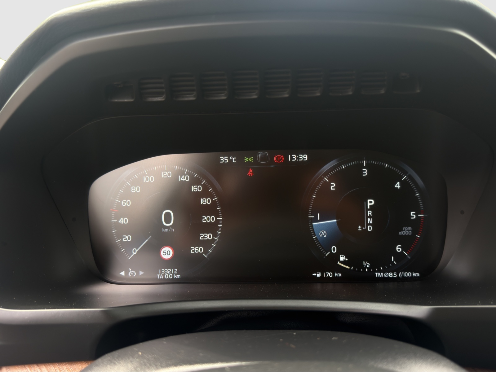 VOLVO XC90 D5 AWD Momentum Geartronic-image-10
