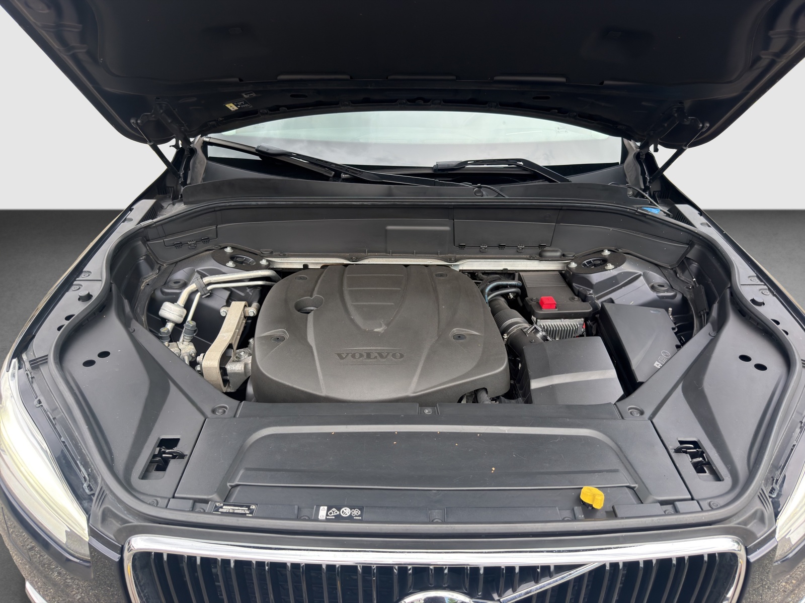 VOLVO XC90 D5 AWD Momentum Geartronic-image-16