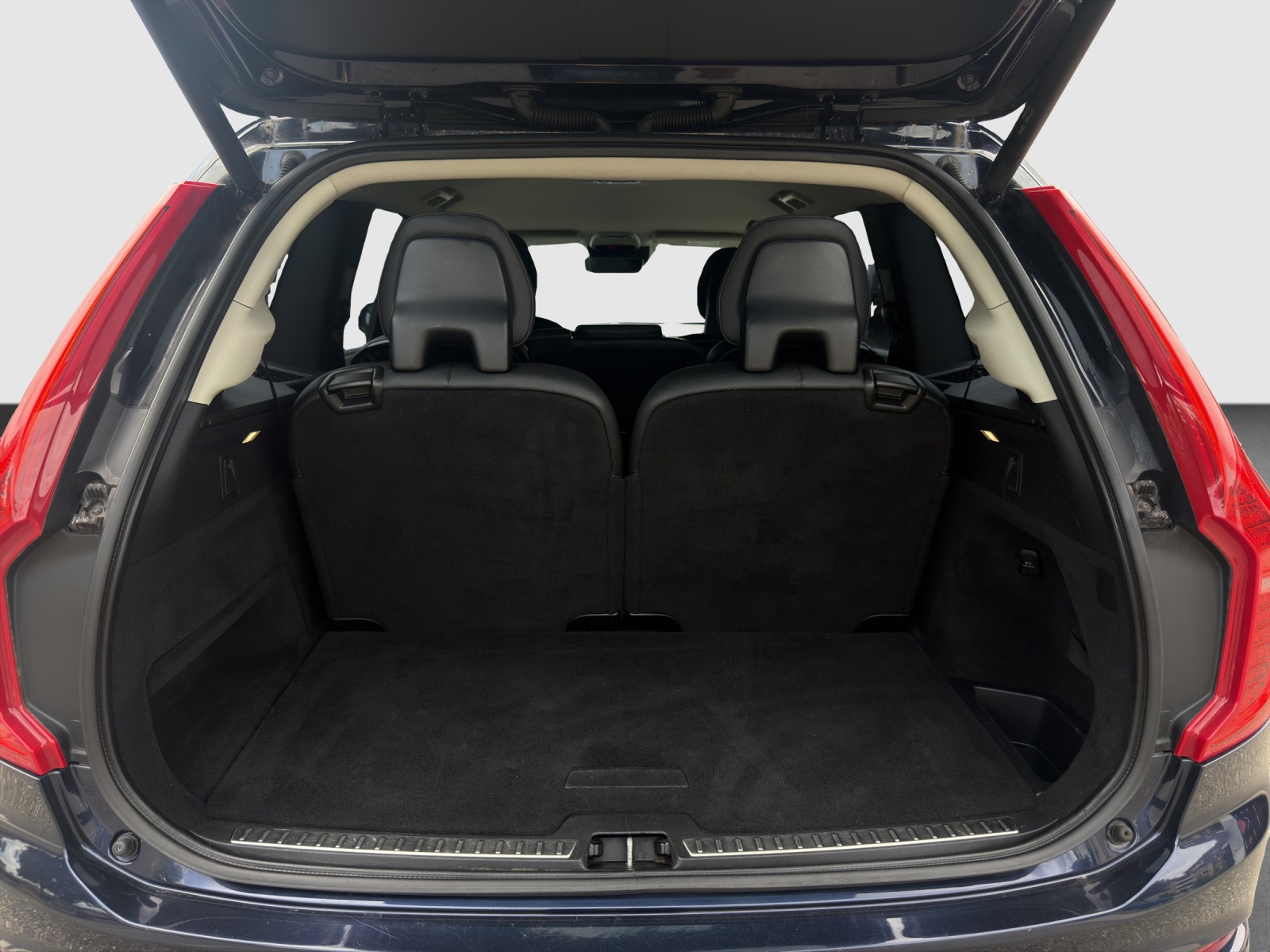 VOLVO XC90 D5 AWD Momentum Geartronic-image-15