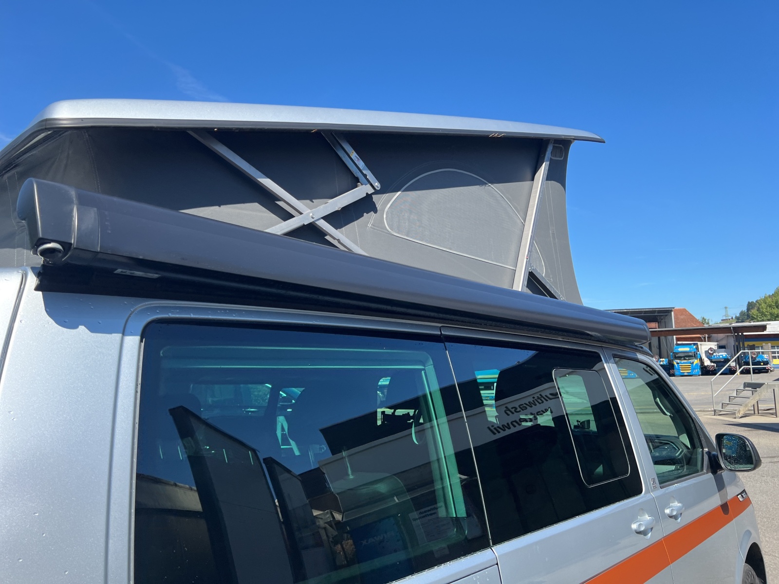 VW T6.1 California 2.0 TDI Beach Liberty DSG-image-18