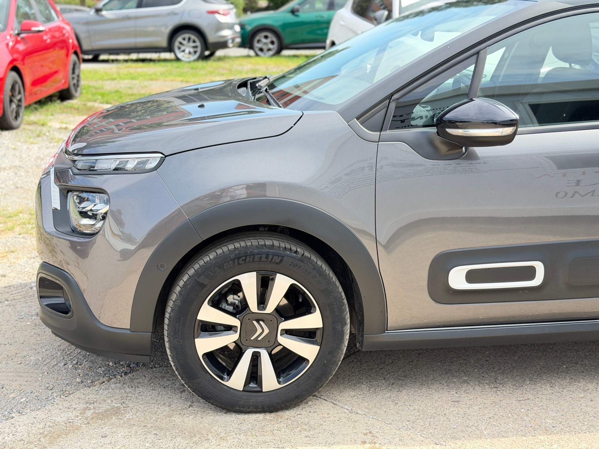 CITROEN C3 1.2i PureTech Swiss Edition EAT6-image-3