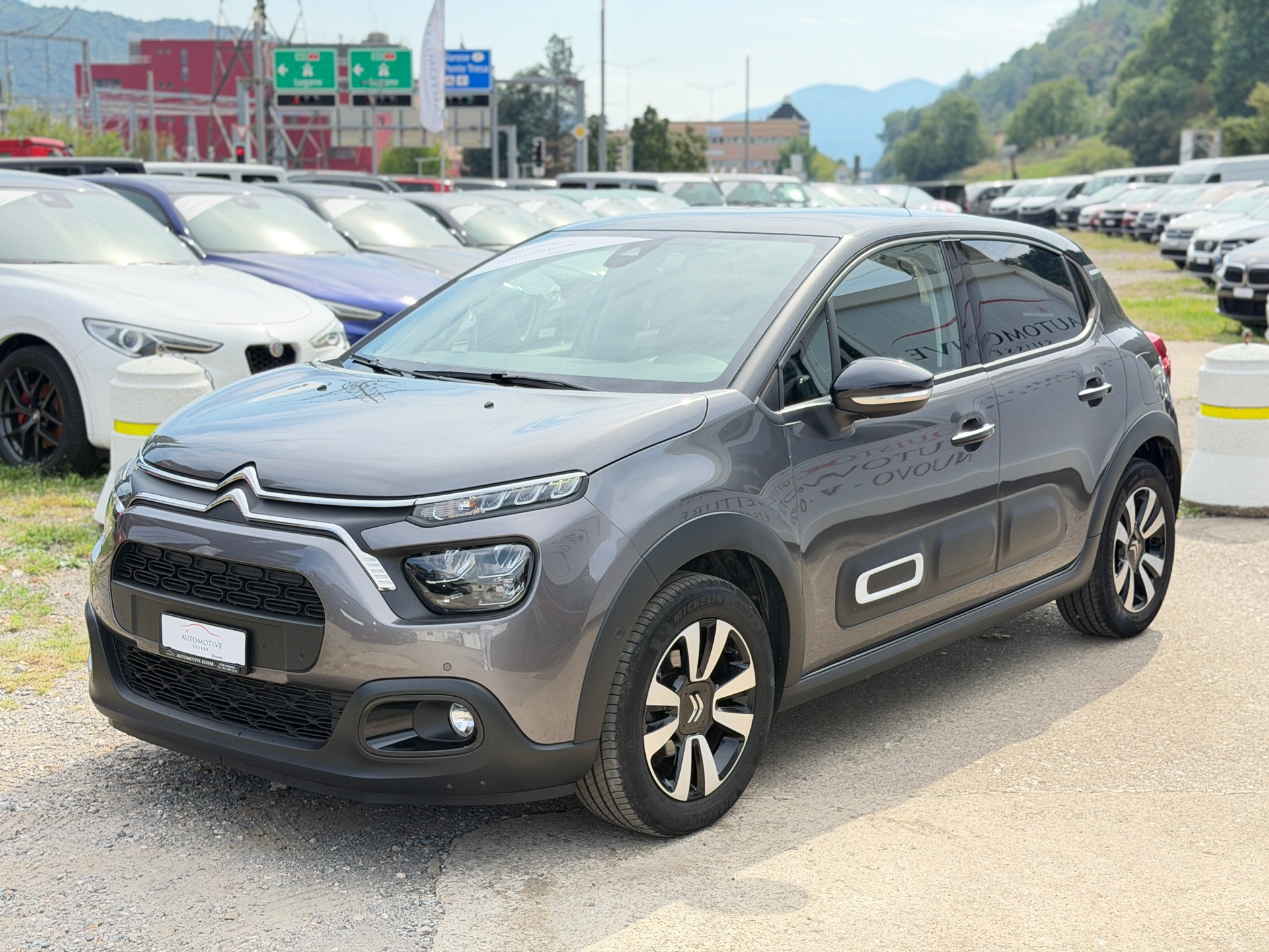 CITROEN C3 1.2i PureTech Swiss Edition EAT6-image-1