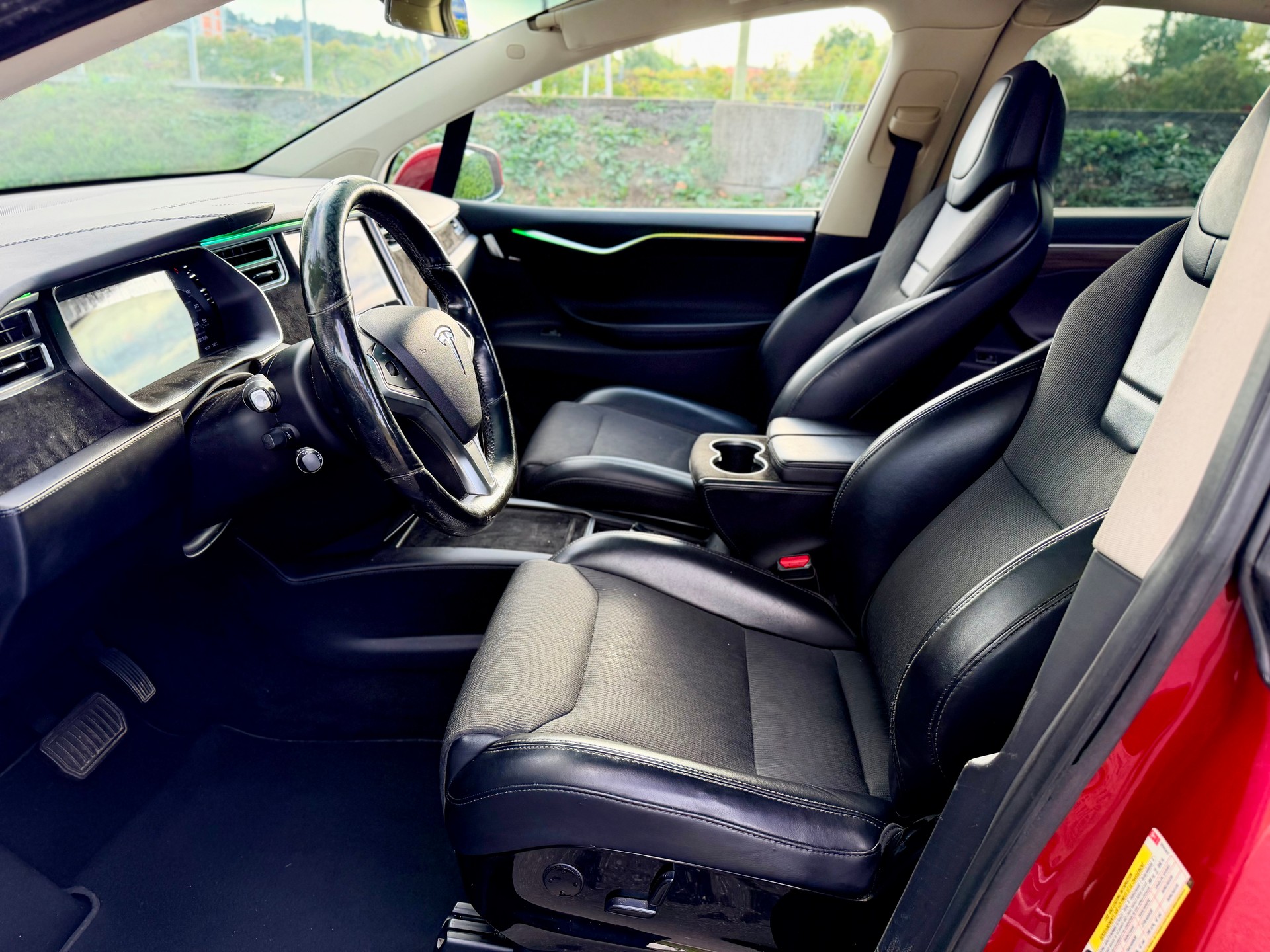 TESLA Model X 90 D FREE SUPERCHARGER-image-9
