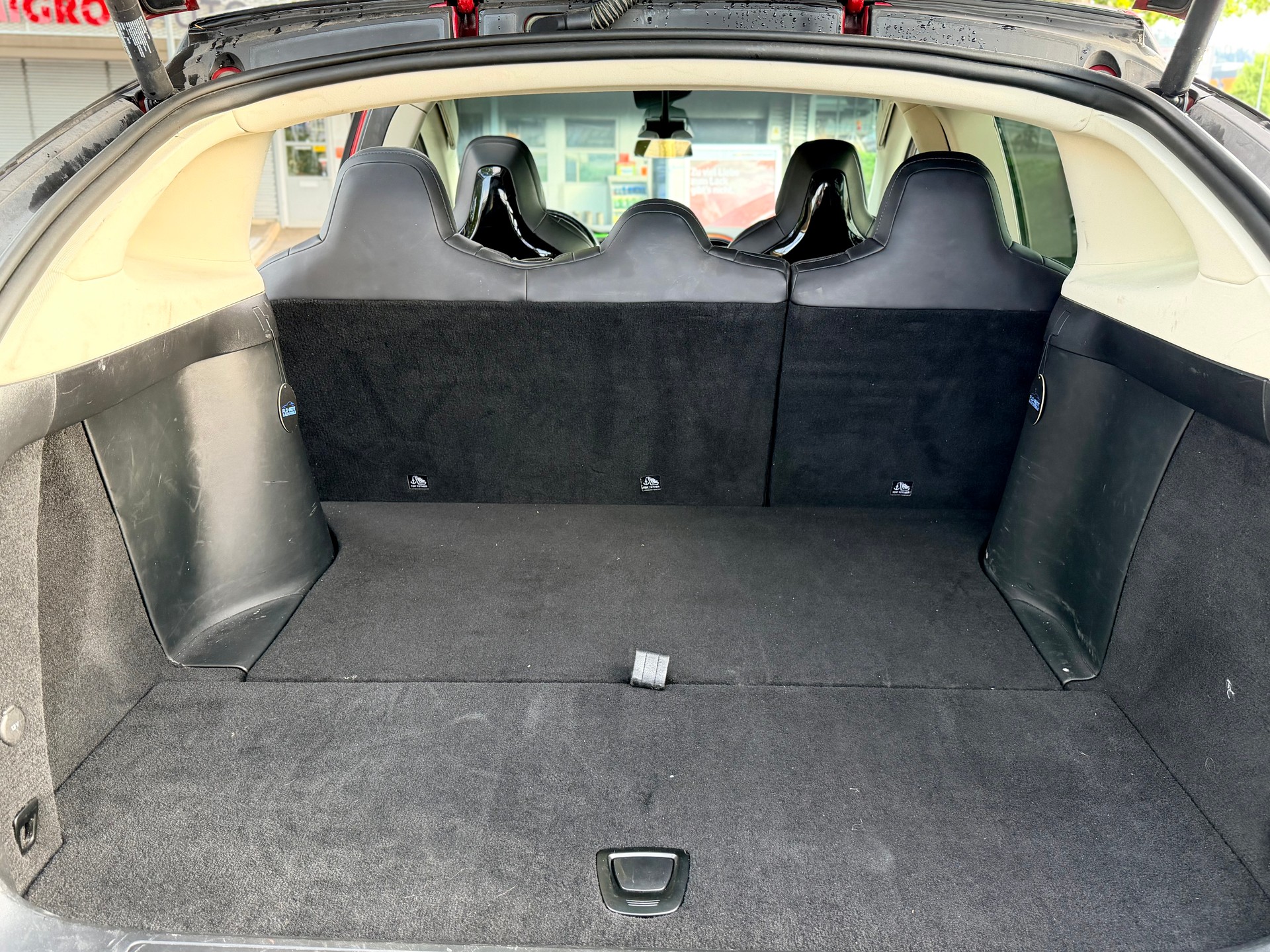TESLA Model X 90 D FREE SUPERCHARGER-image-11
