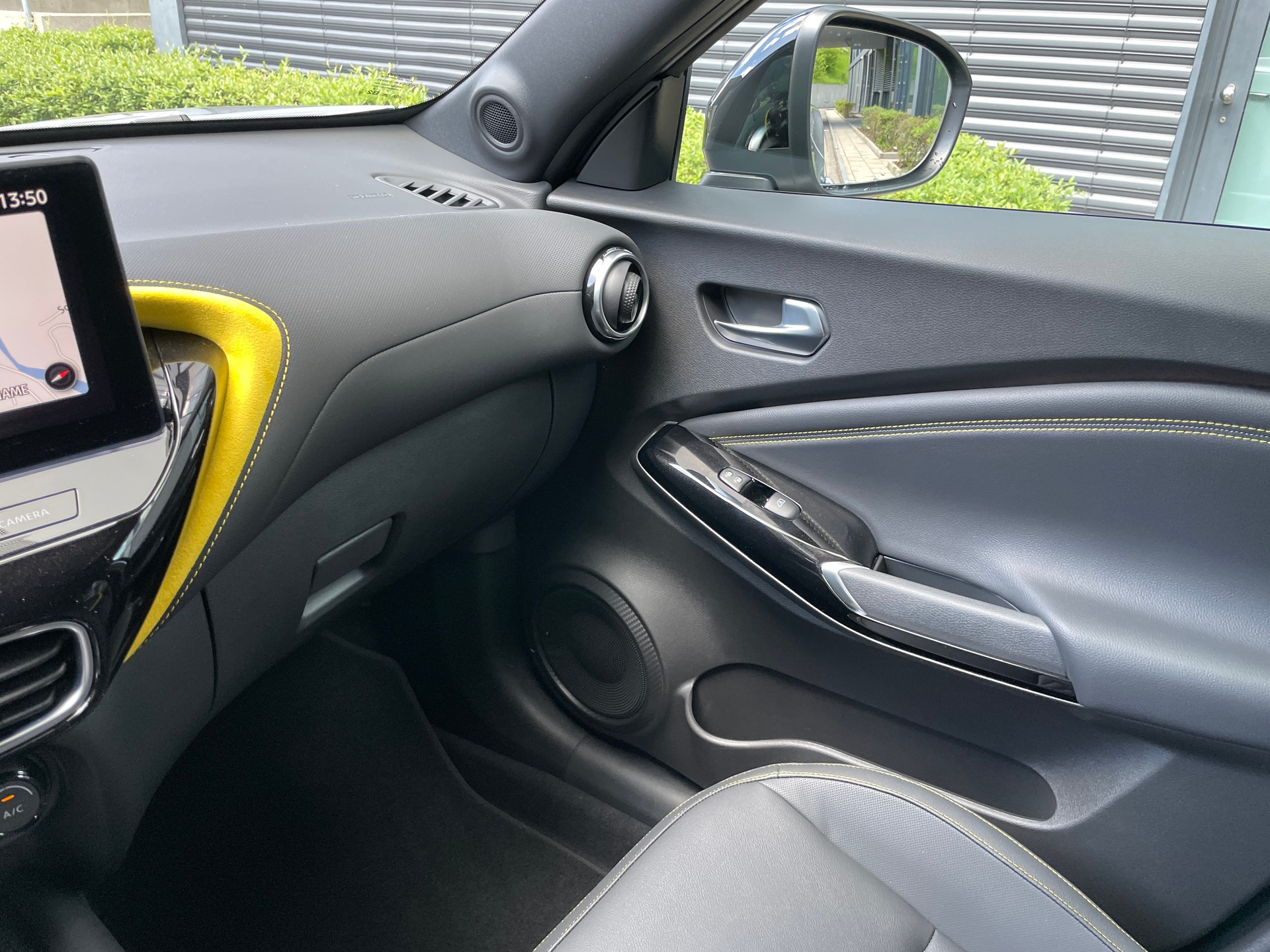NISSAN Juke 1.6 FHEV N-Sport-image-21