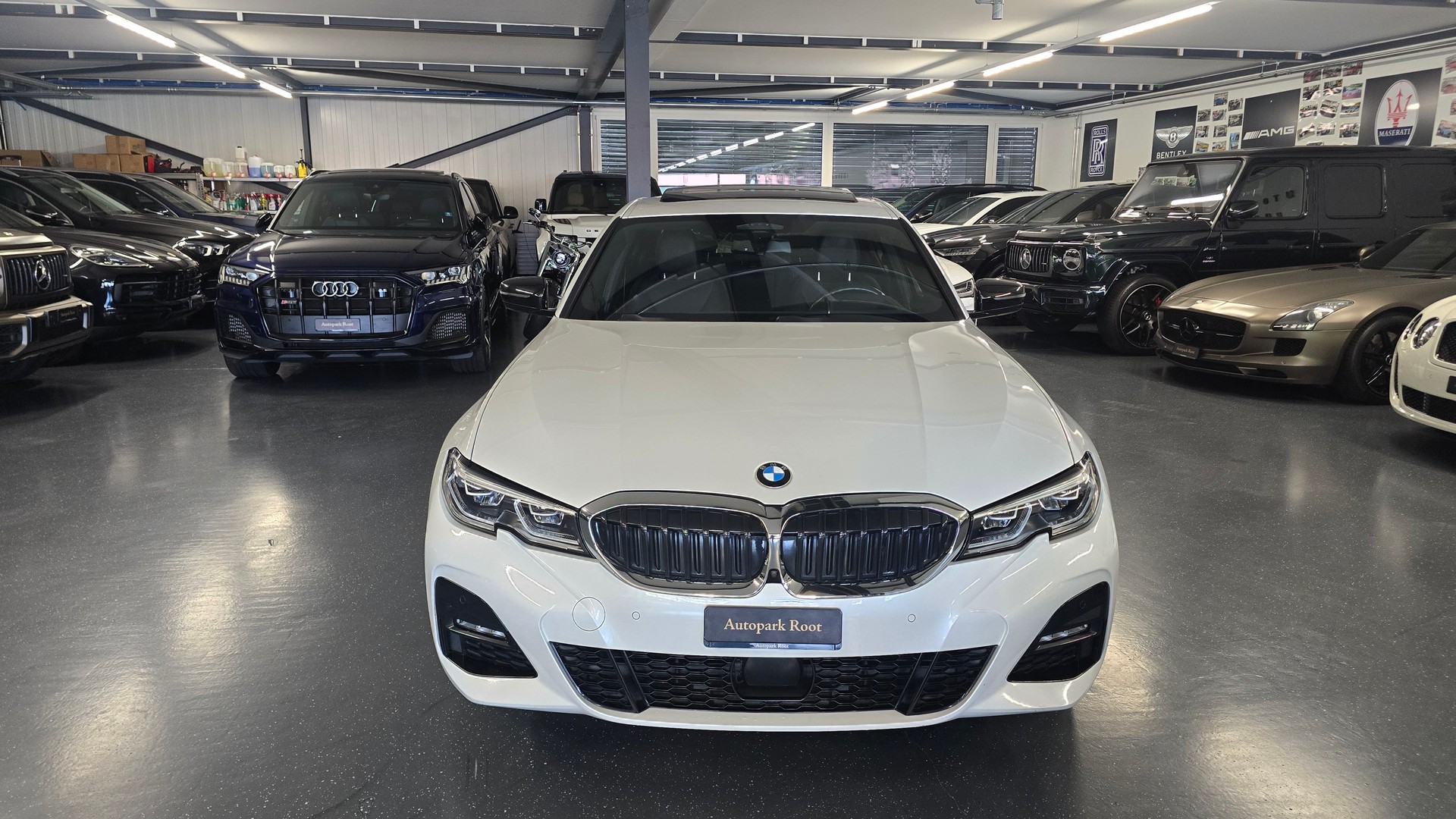 BMW 330e Steptronic M Sport-image-2