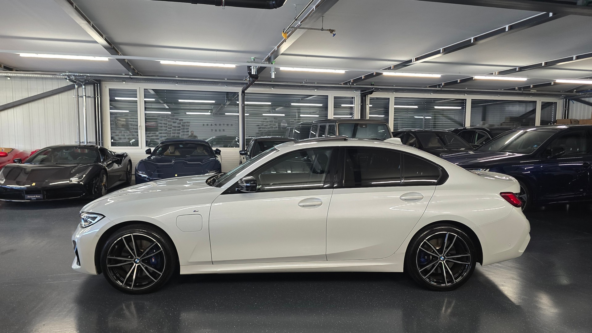 BMW 330e Steptronic M Sport-image-8
