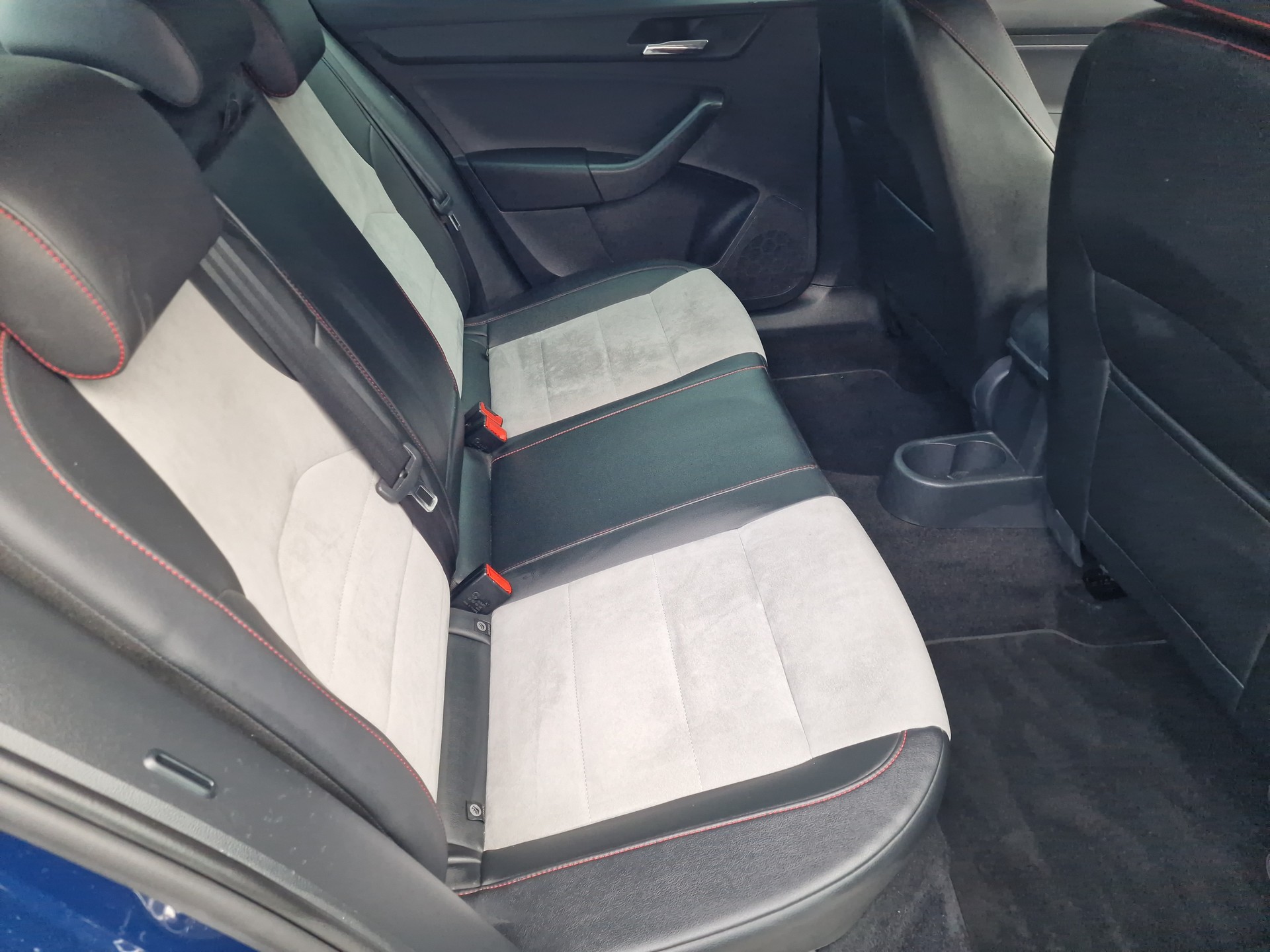 SEAT Toledo 1.4 TSI FR Line DSG-image-8