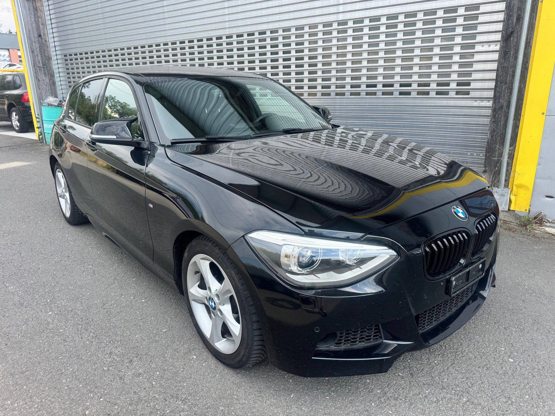BMW 116i Sport Line Steptronic-image-0