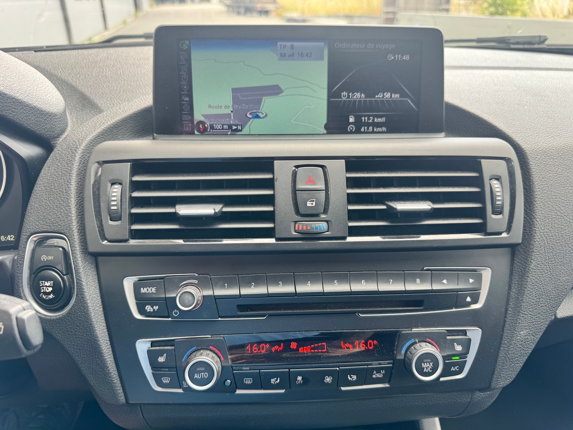 BMW 116i Sport Line Steptronic-image-6