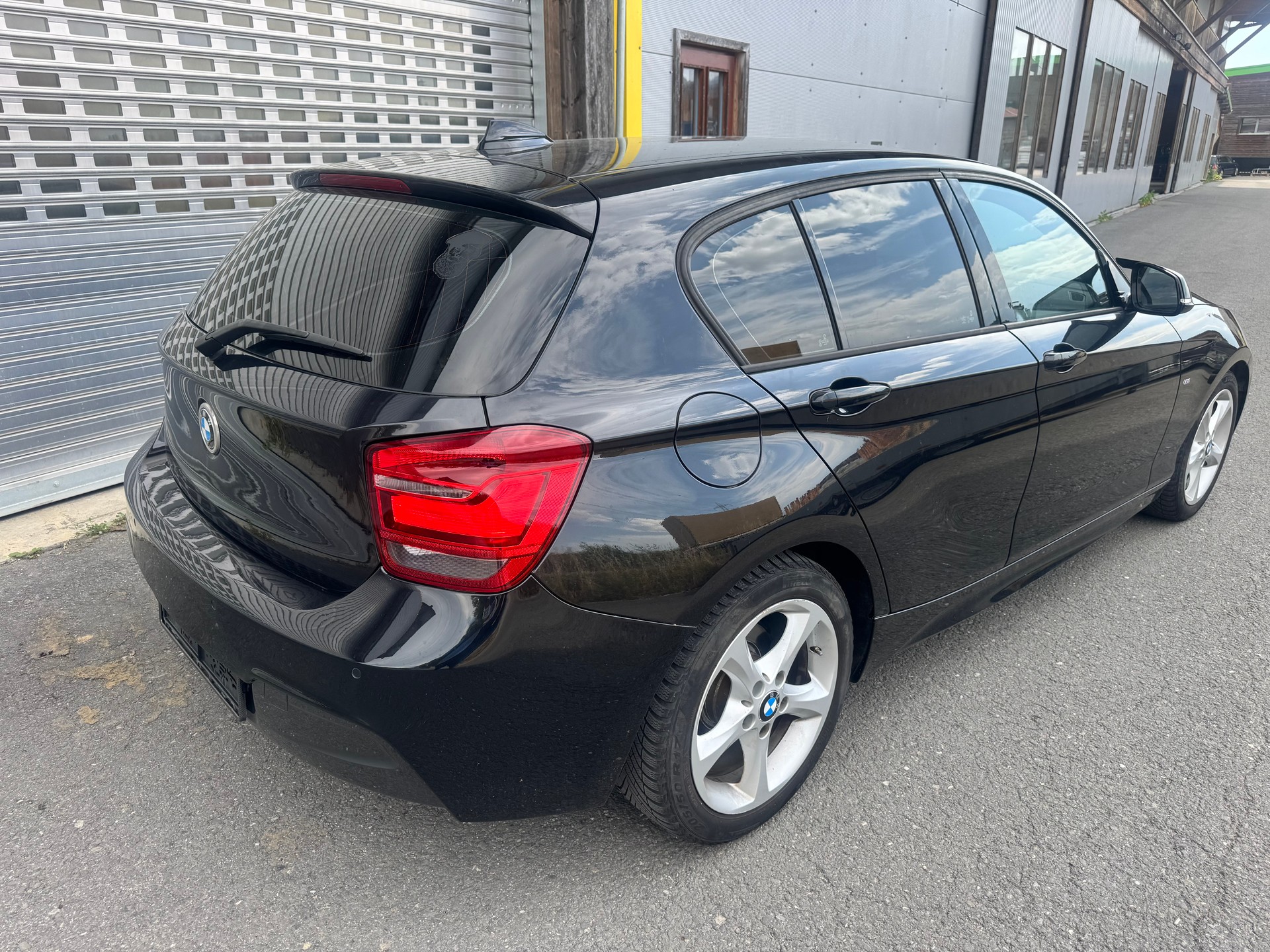 BMW 116i Sport Line Steptronic-image-4