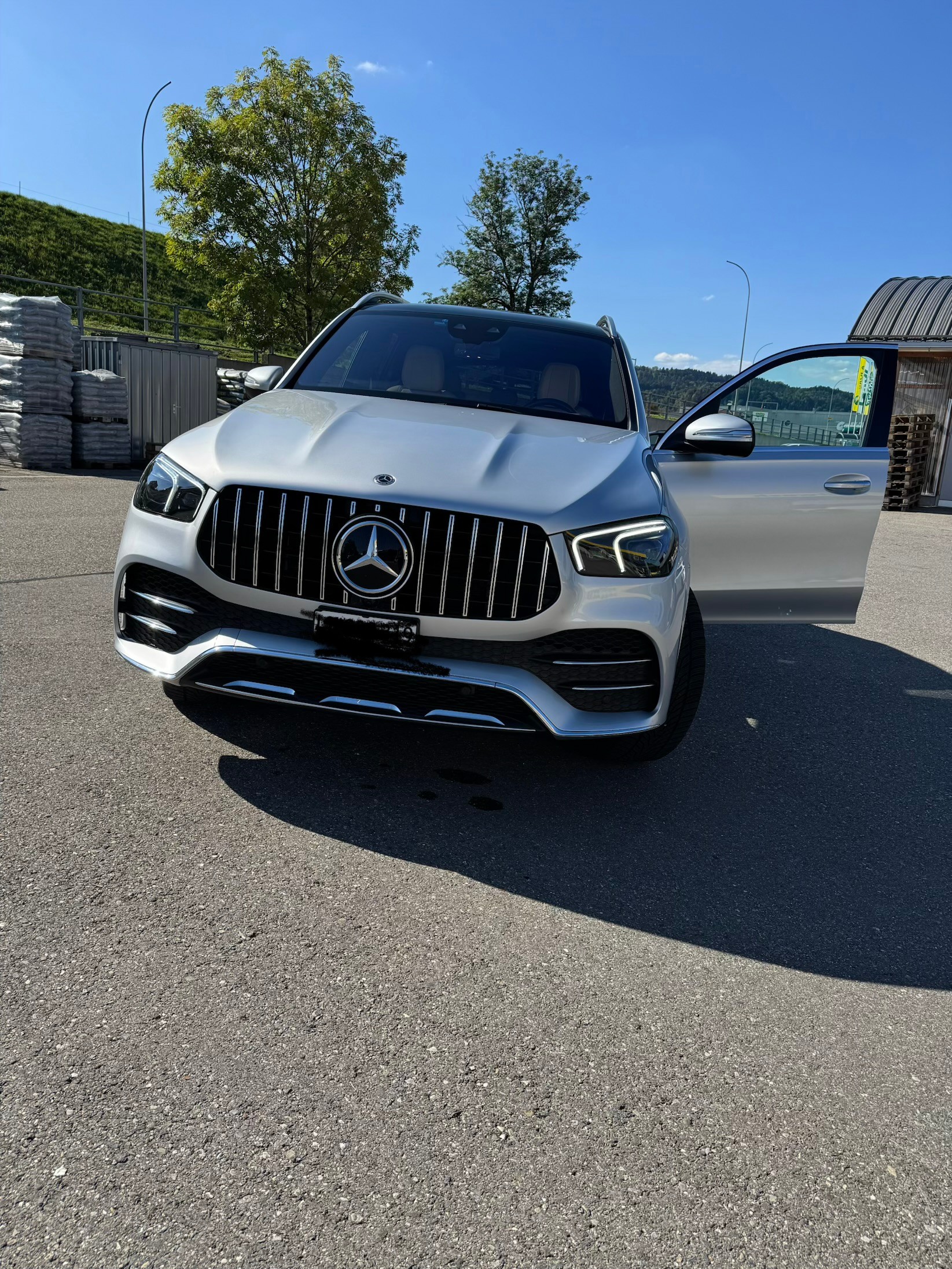 MERCEDES-BENZ GLE 350 e AMG Line 4matic-image-0