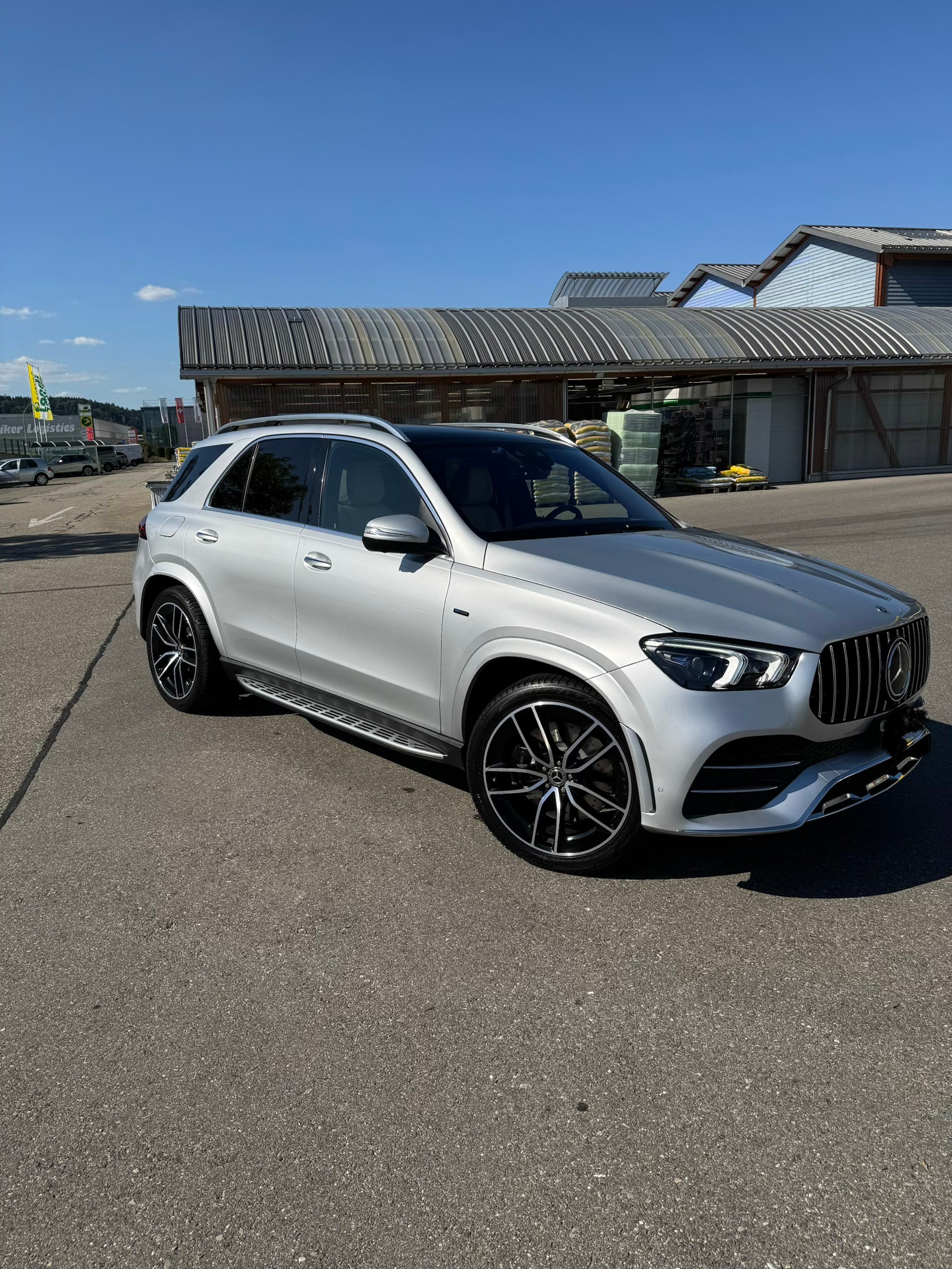 MERCEDES-BENZ GLE 350 e AMG Line 4matic-image-2